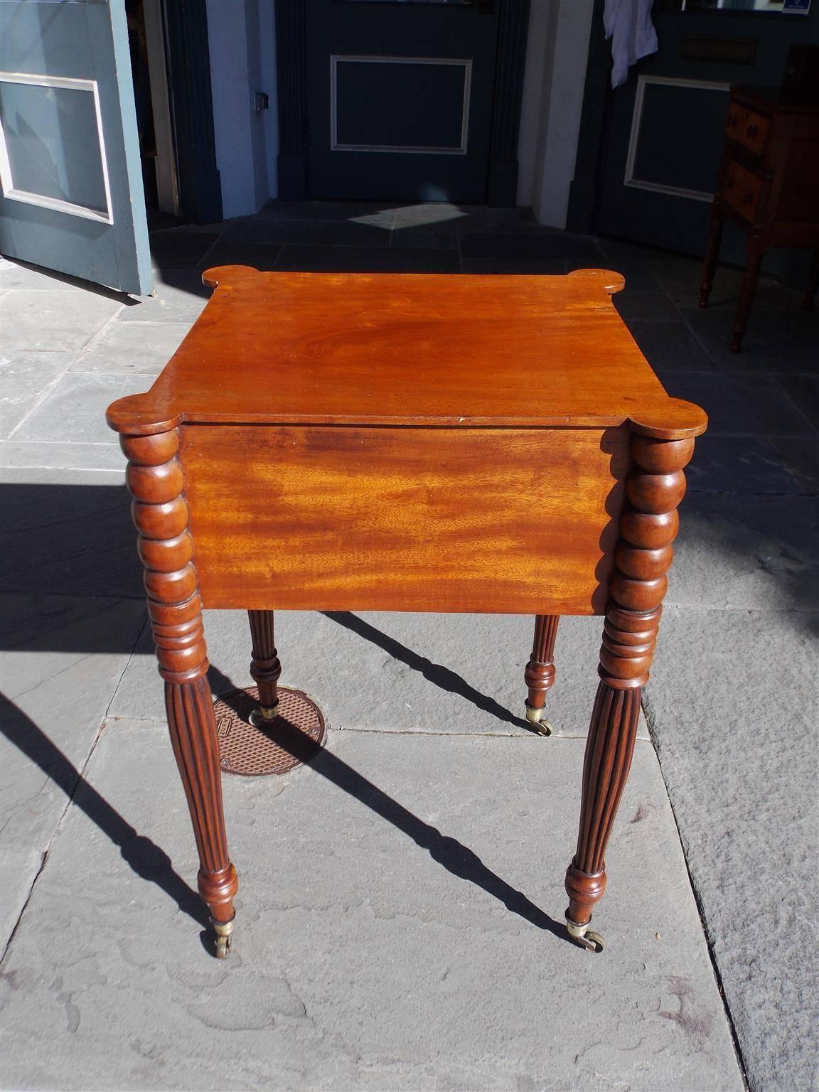 Early 19th Century American Mahogany and Tiger Maple Outset Corner Stand with Reeded Legs, C. 1810