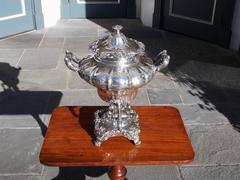 Urne à thé en Sheffield ciselée à la main avec Acanthus, Circa 1830