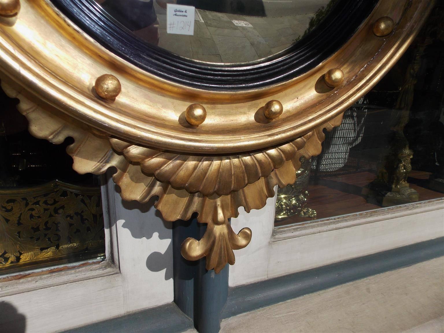 American Federal Gilt Convex Mirror with Perched Eagle, Circa 1820 In Excellent Condition In Hollywood, SC