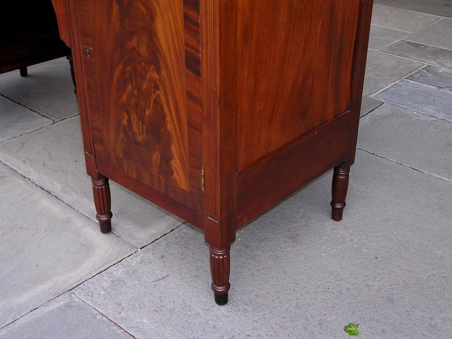American Sheraton Mahogany Sideboard with Flanking Cabinets, Circa 1820 For Sale 4