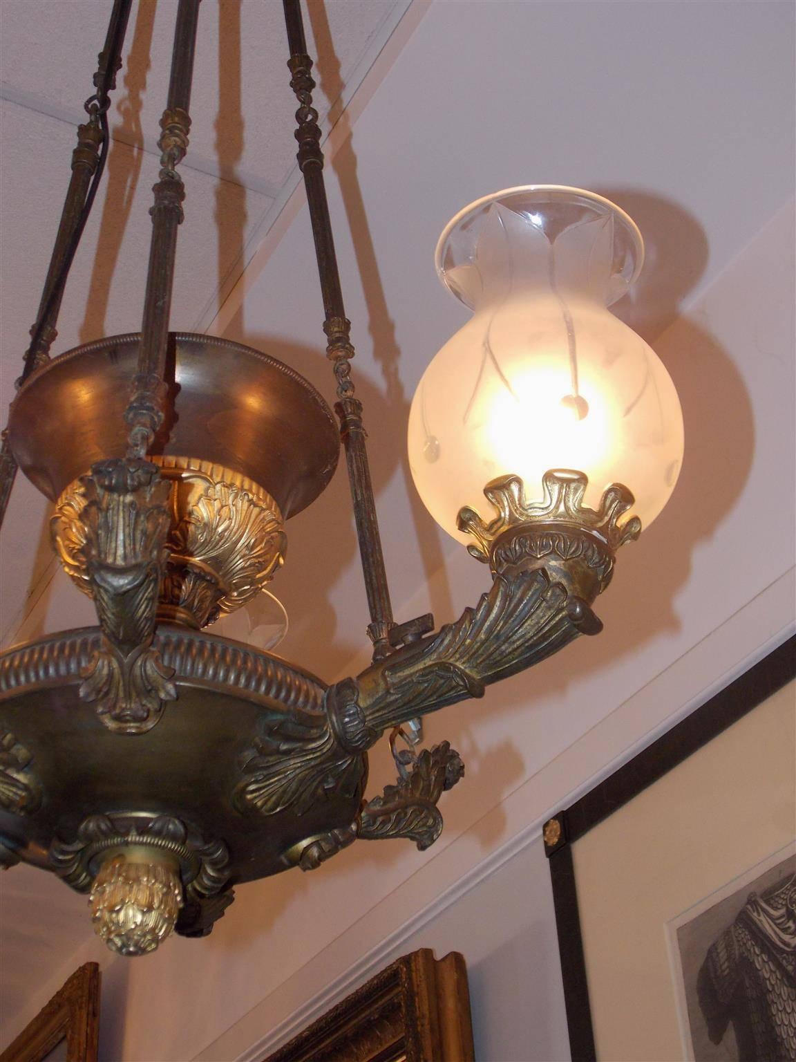 Lampadario a globo Argand in bronzo dorato e cristallo, 1820 circa In condizioni ottime in vendita a Charleston, SC