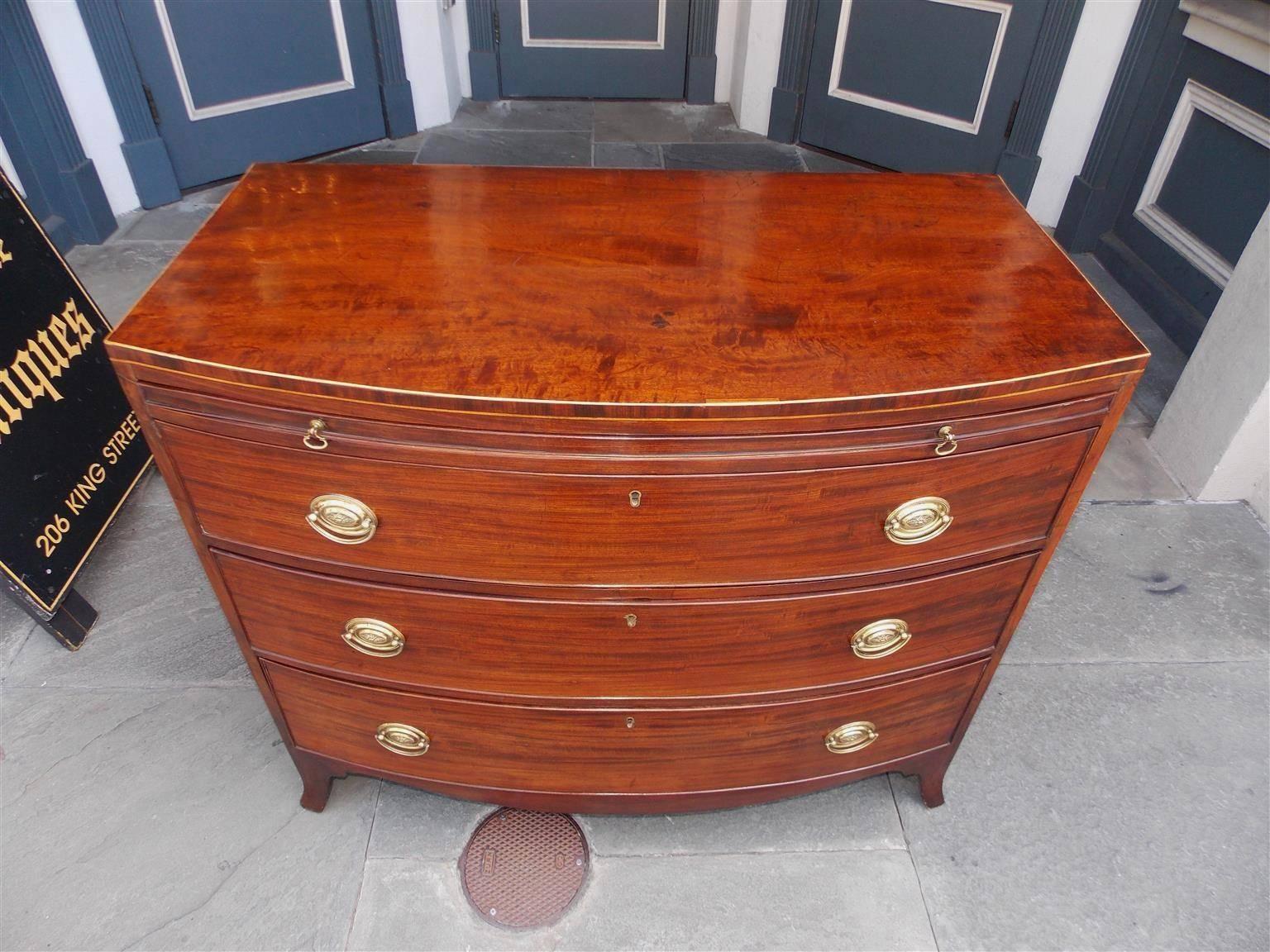 English Mahogany Bow Front Brushing Slide Chest of Drawers, Circa 1790 In Excellent Condition In Hollywood, SC