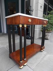 Italienische ebonisierte, vergoldete Regency-Konsole aus Mahagoni mit Marmorplatte, um 1790