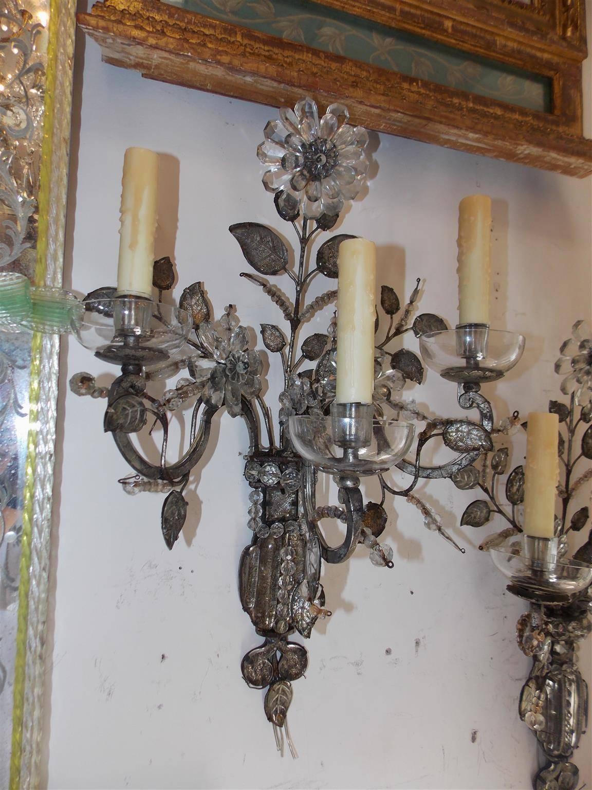 Hand-Crafted Pair of French Maison Baguès Style Crystal Floral Sconces, Circa 1880 For Sale