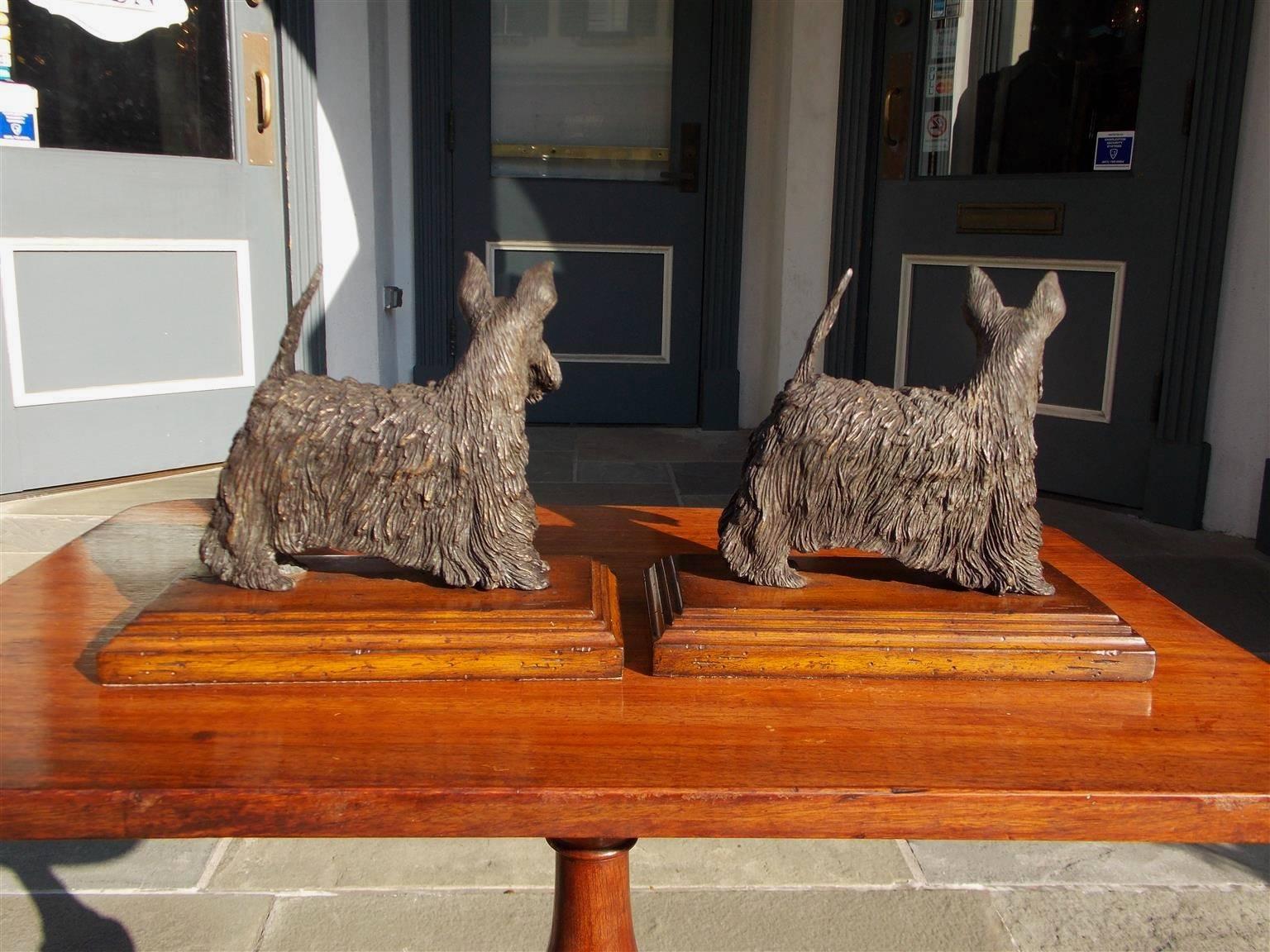 Pair of French Bronze Scottish Terrier Bookends on Walnut Bases, Circa 1850 In Excellent Condition In Hollywood, SC