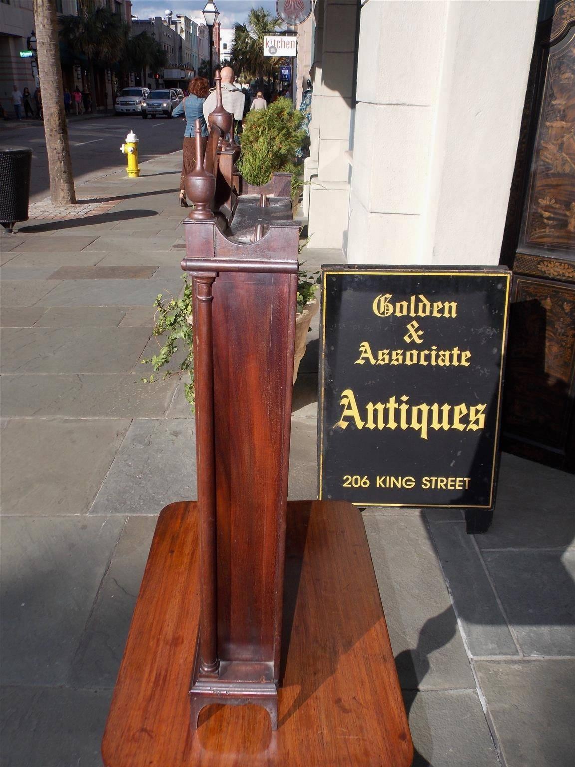 American Mahogany Pillar and Scroll Mantel Clock, Eli Terry, Circa 1825 In Excellent Condition For Sale In Hollywood, SC