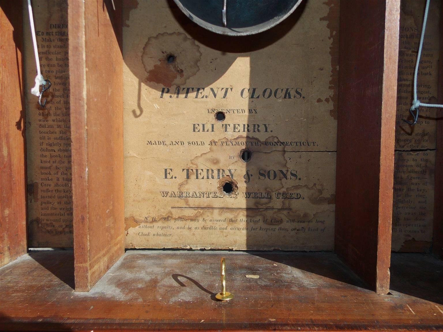 Federal American Mahogany Pillar and Scroll Mantel Clock, Eli Terry, Circa 1825 For Sale