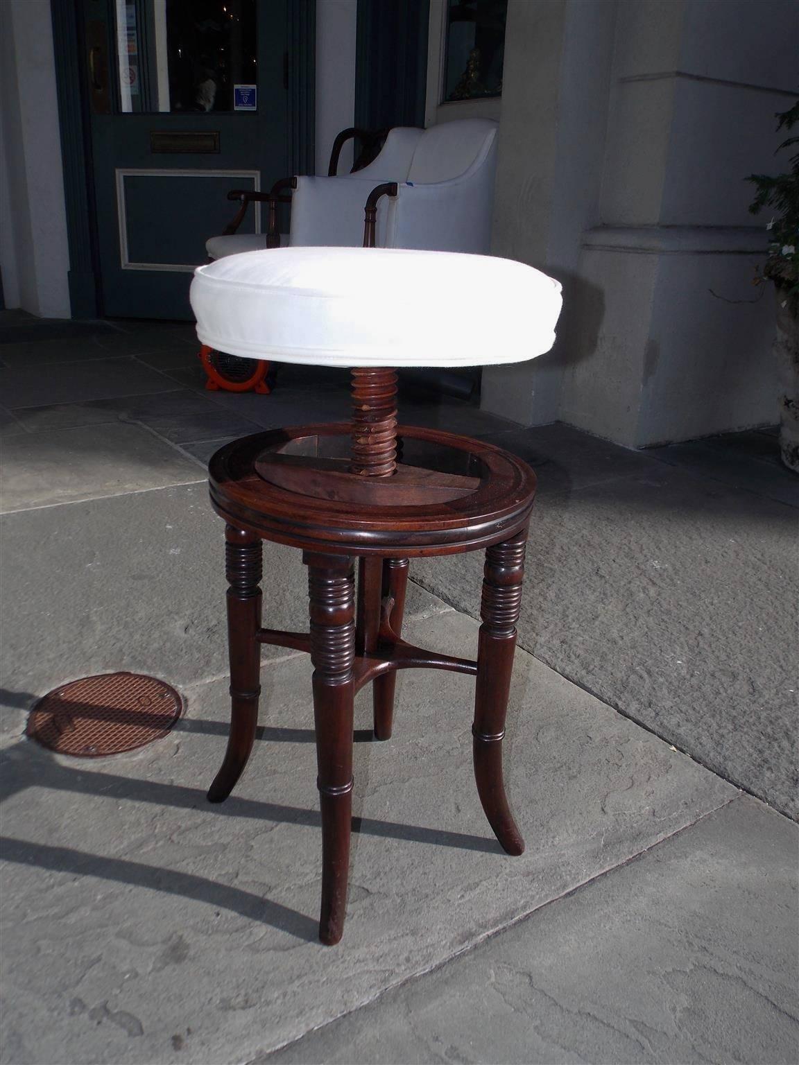 English Regency Mahogany Upholstered Piano Stool, Circa 1810 In Excellent Condition For Sale In Hollywood, SC