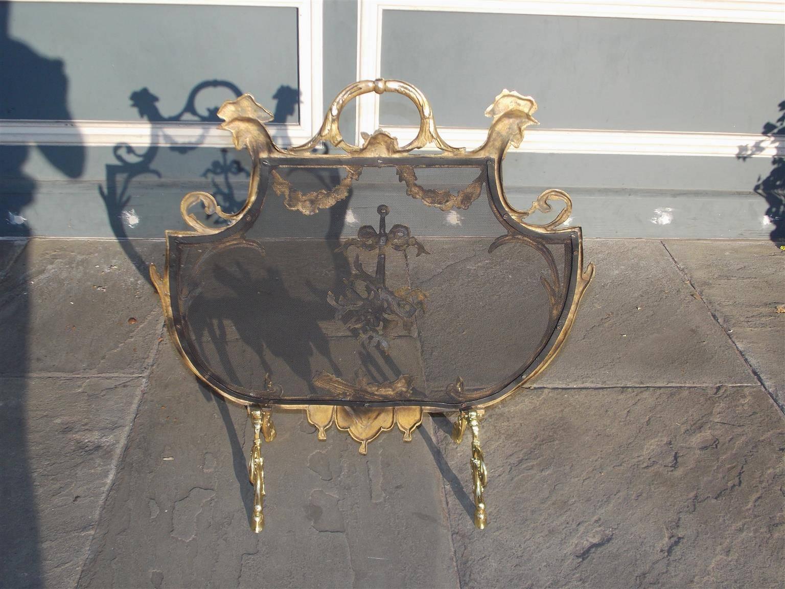 Ottone Parafuoco francese in ottone con gallo e fogliame, 1830 circa in vendita