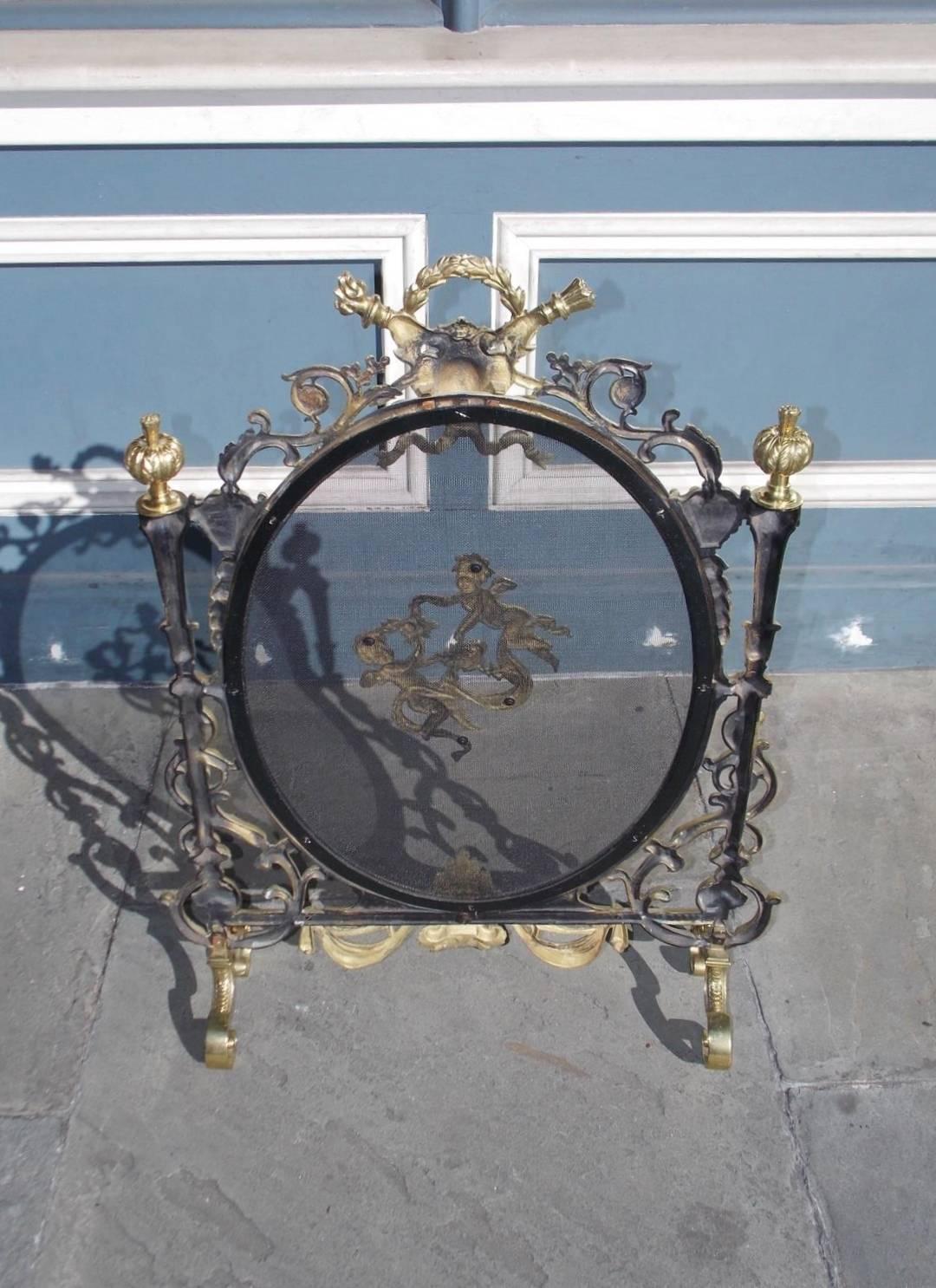 French Gilt Bronze Cherub and Decorative Floral Acanthus Firescreen, Circa 1830 For Sale 1