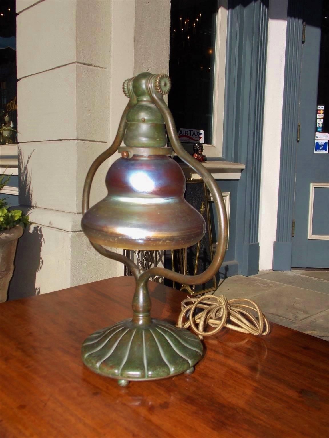Fait main Lampe de bureau en bronze des studios Tiffany, New York, vers 1920 en vente