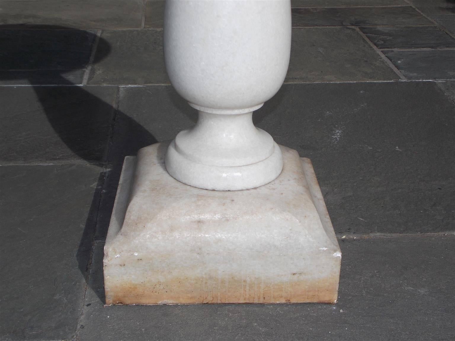 Italian Marble Top Circular and Bulbous Garden Pedestal Table, Circa 1860 In Excellent Condition For Sale In Hollywood, SC