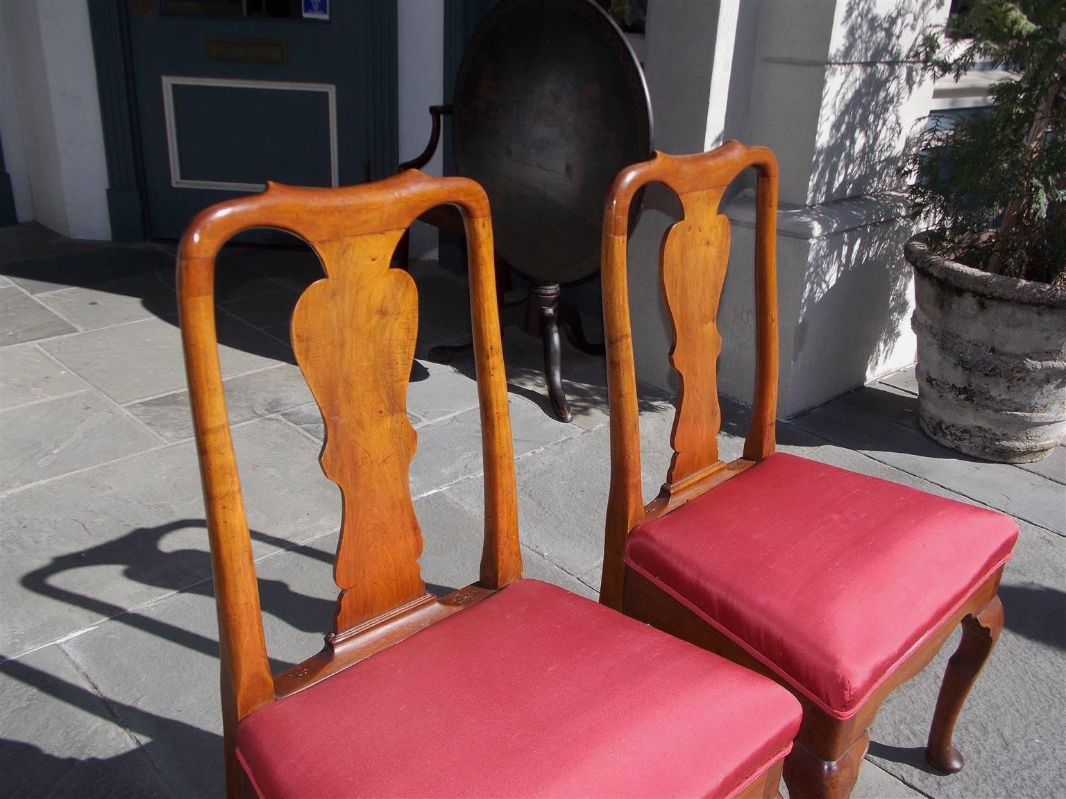 Paar amerikanische Queen Anne-Beistellstühle aus Wurzelnussholz, Paar, um 1800 im Zustand „Hervorragend“ im Angebot in Hollywood, SC