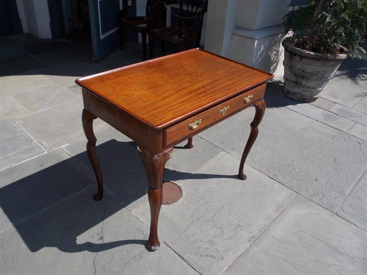 English Chippendale Mahogany Dish Top Tea Table, Circa 1760 In Excellent Condition For Sale In Hollywood, SC