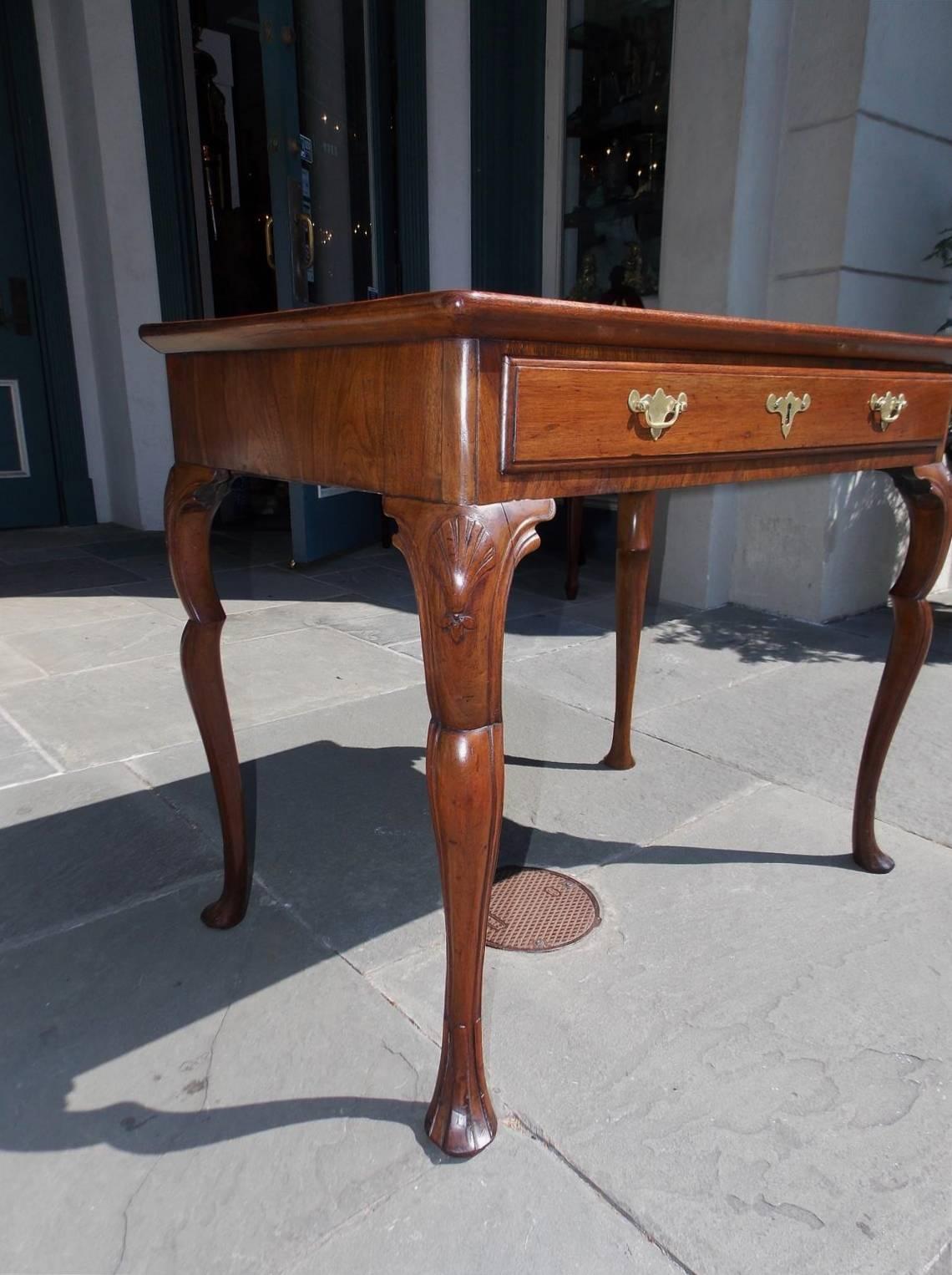 Mid-18th Century English Chippendale Mahogany Dish Top Tea Table, Circa 1760 For Sale