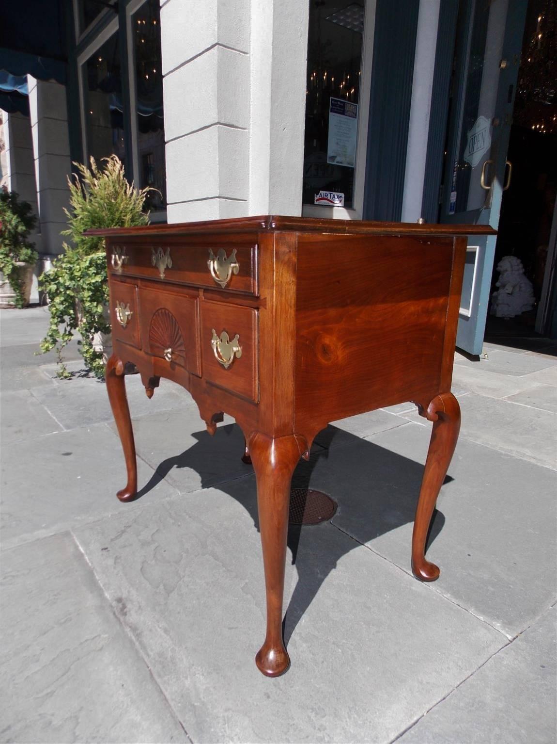 Hand-Carved American Queen Anne Walnut Fan-Carved Lowboy, Connecticut, Circa 1760