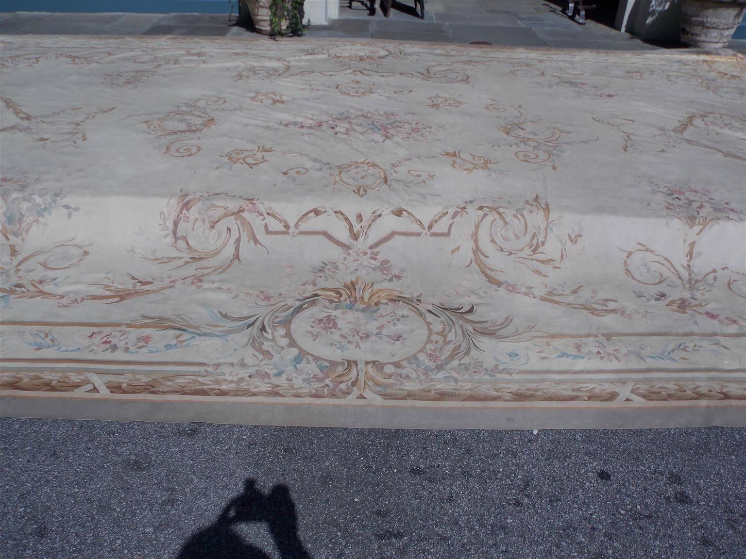 Chinese Aubusson Handwoven Decorative Floral Rug, Circa 1900 1