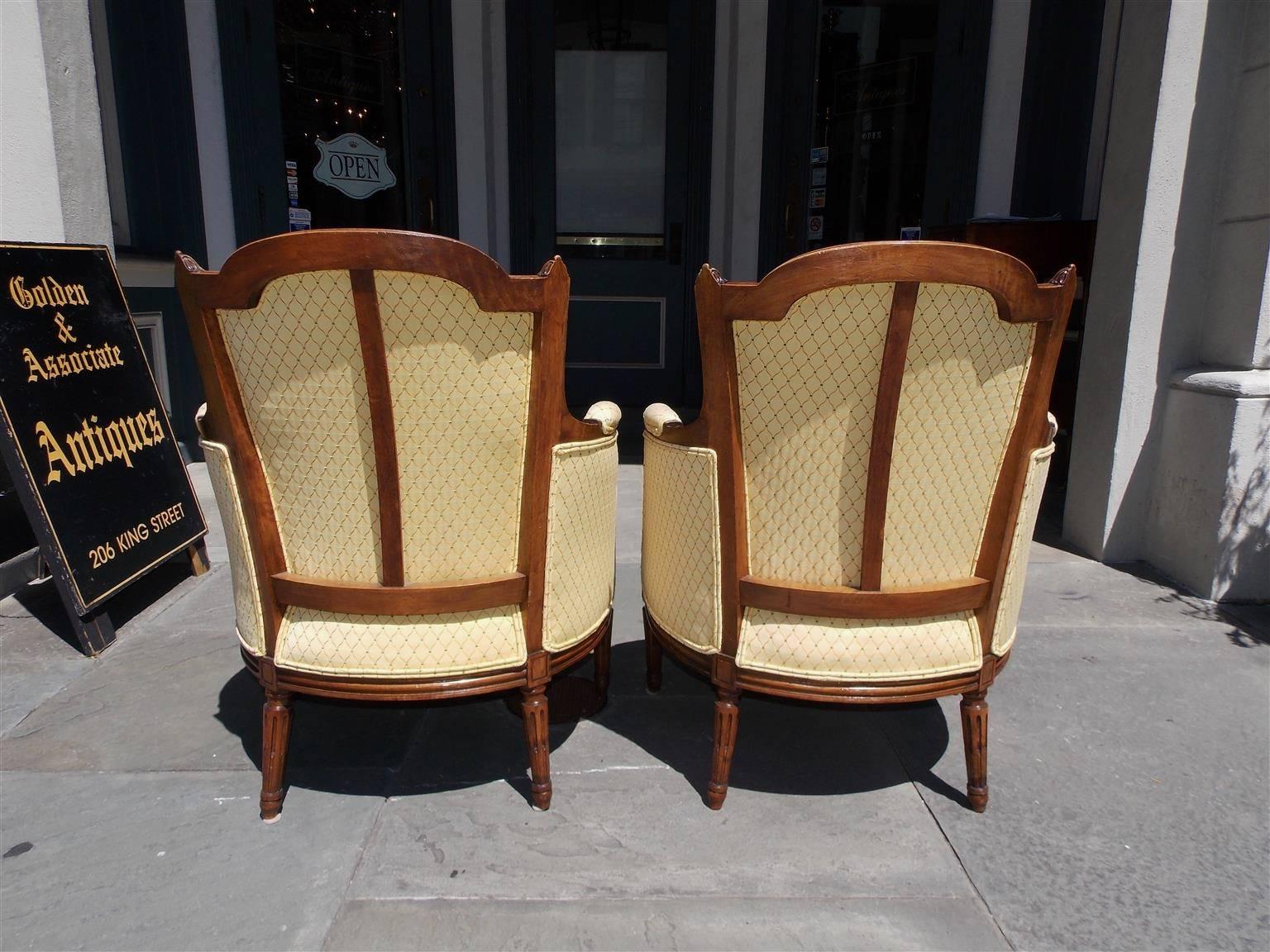 Pair of Italian Walnut Bergere Upholstered Armchairs, Circa 1780 For Sale 2