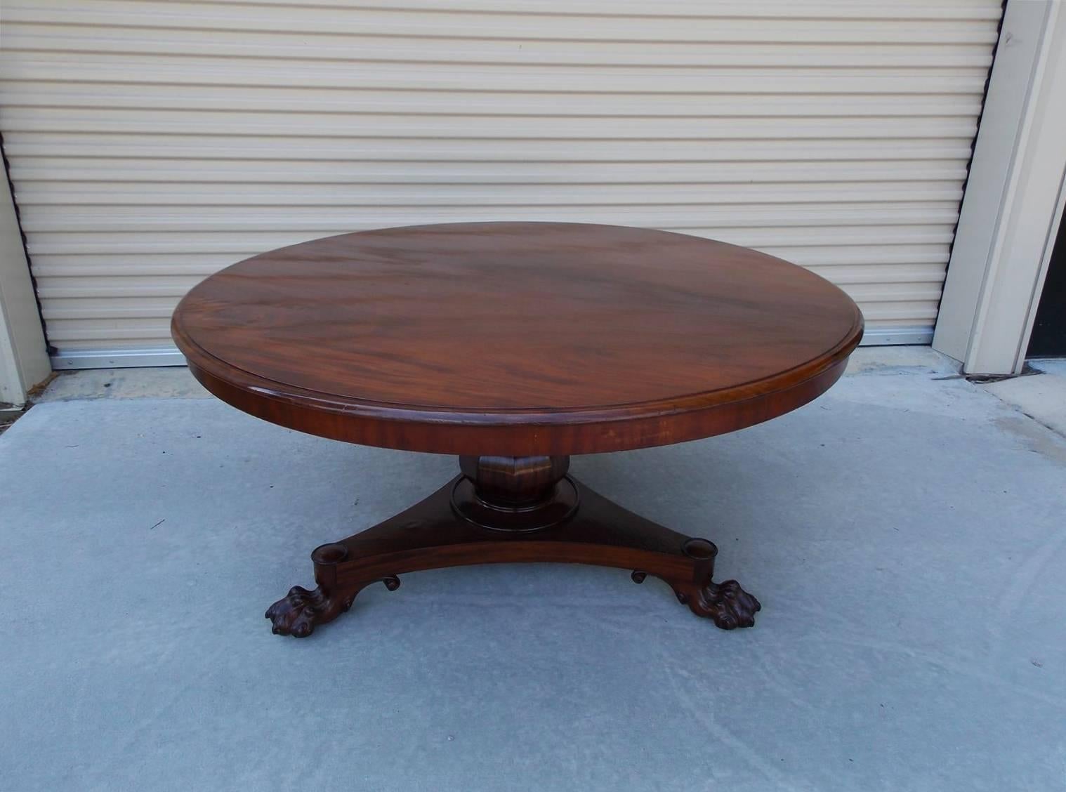 Hand-Carved English Regency Mahogany Tilt-Top Center Table with Paw Feet, Circa 1815 For Sale