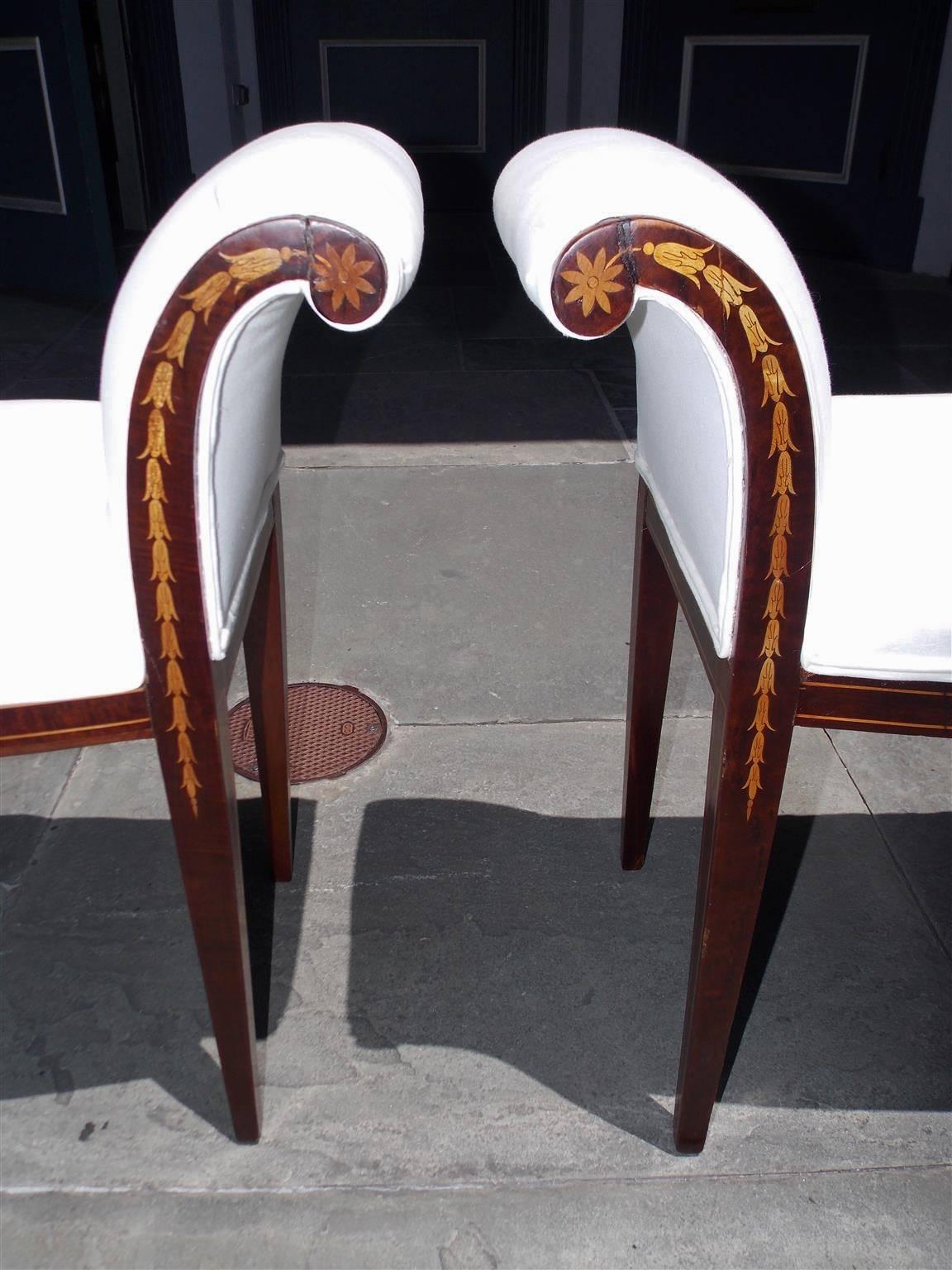 Pair of English Mahogany & Satinwood Bellflower Inlaid Window Benches, C. 1830 In Good Condition In Hollywood, SC
