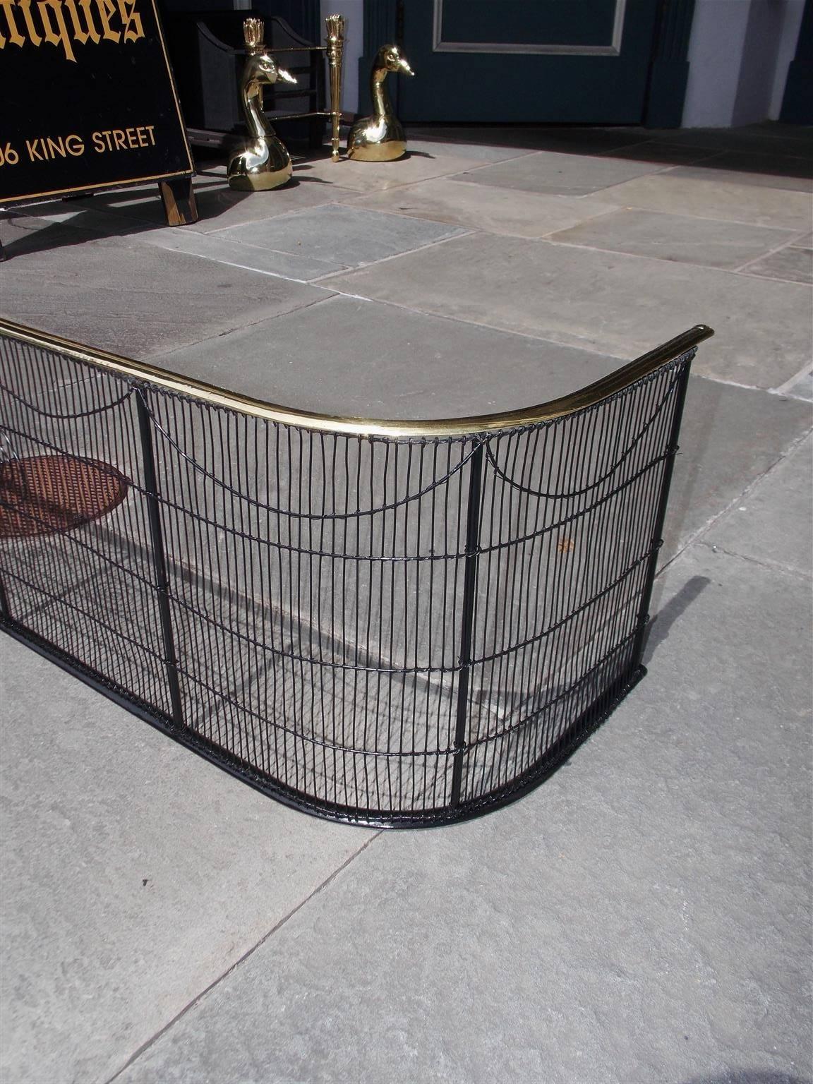 American Wire and Brass Decorative Fire Place Fender, Circa 1800 In Excellent Condition In Hollywood, SC