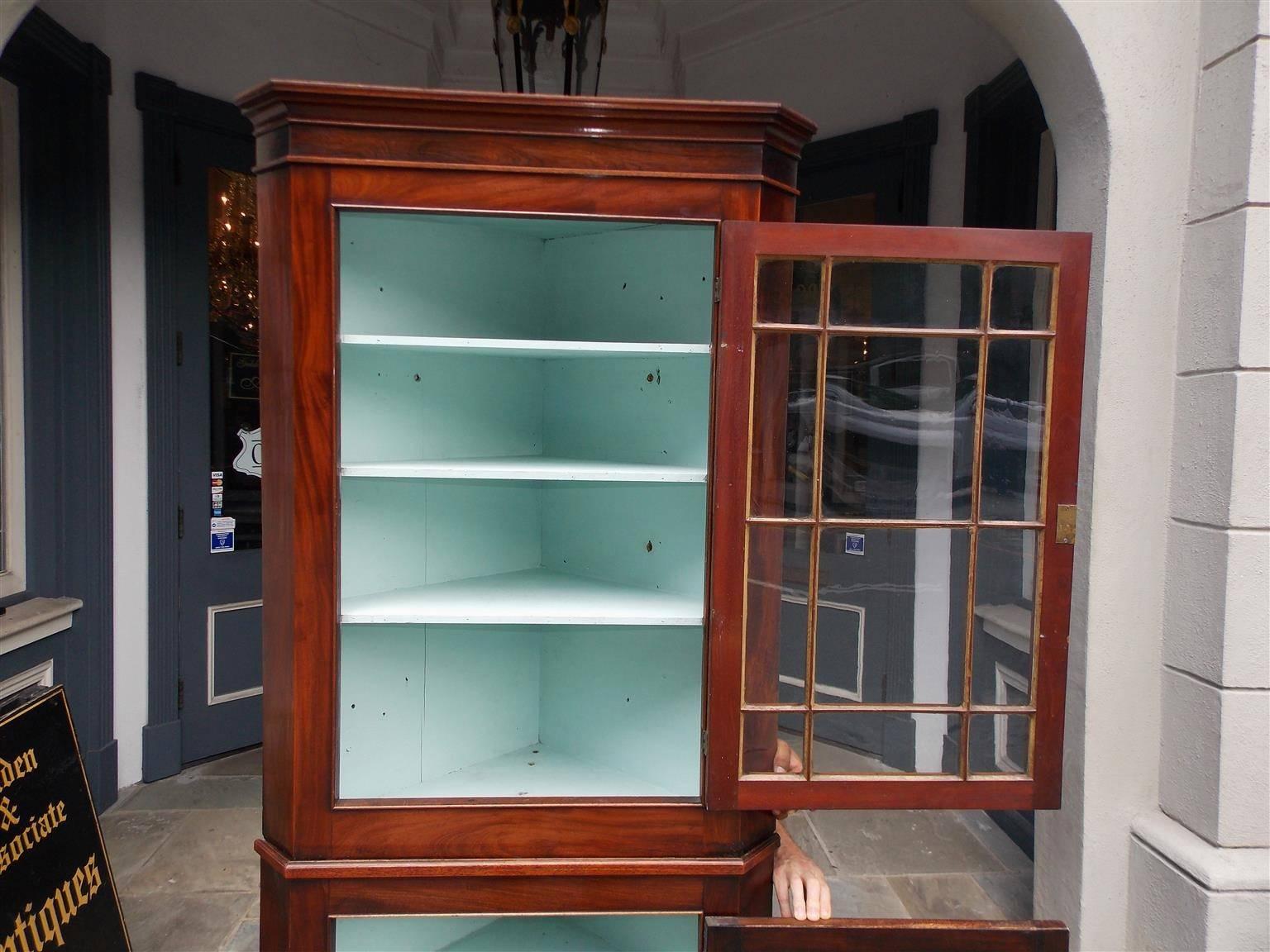 Early 19th Century American Federal Mahogany and Rosewood Diminutive Corner Cabinet, Circa 1810 For Sale