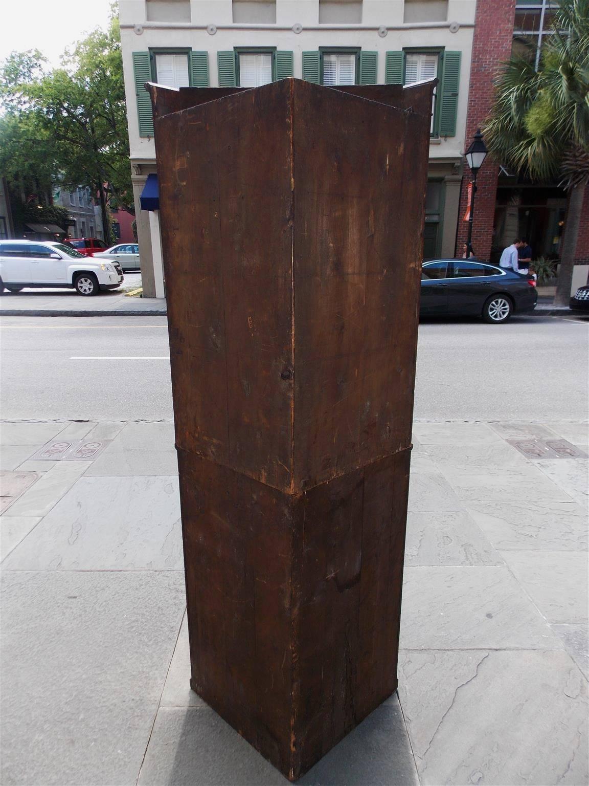 American Federal Mahogany and Rosewood Diminutive Corner Cabinet, Circa 1810 For Sale 1