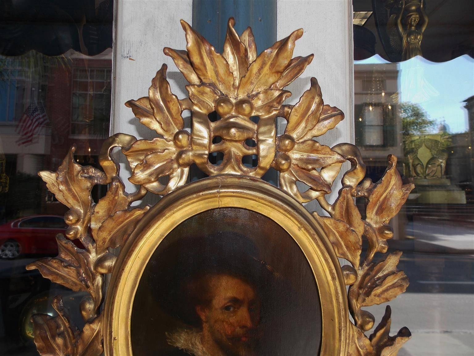 Néoclassique Portrait d'un homme ovale italien à l'huile sur panneau en bois sculpté et doré, vers 1770 en vente