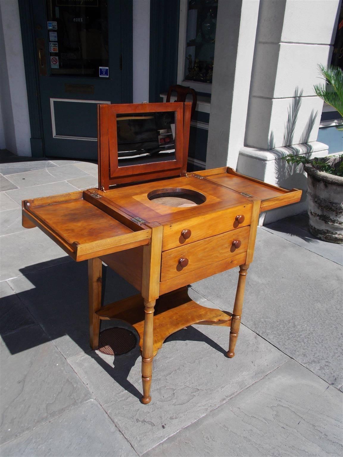Hand-Carved American Sheraton Maple and Cherry One Drawer Wash Stand, Circa 1820 For Sale
