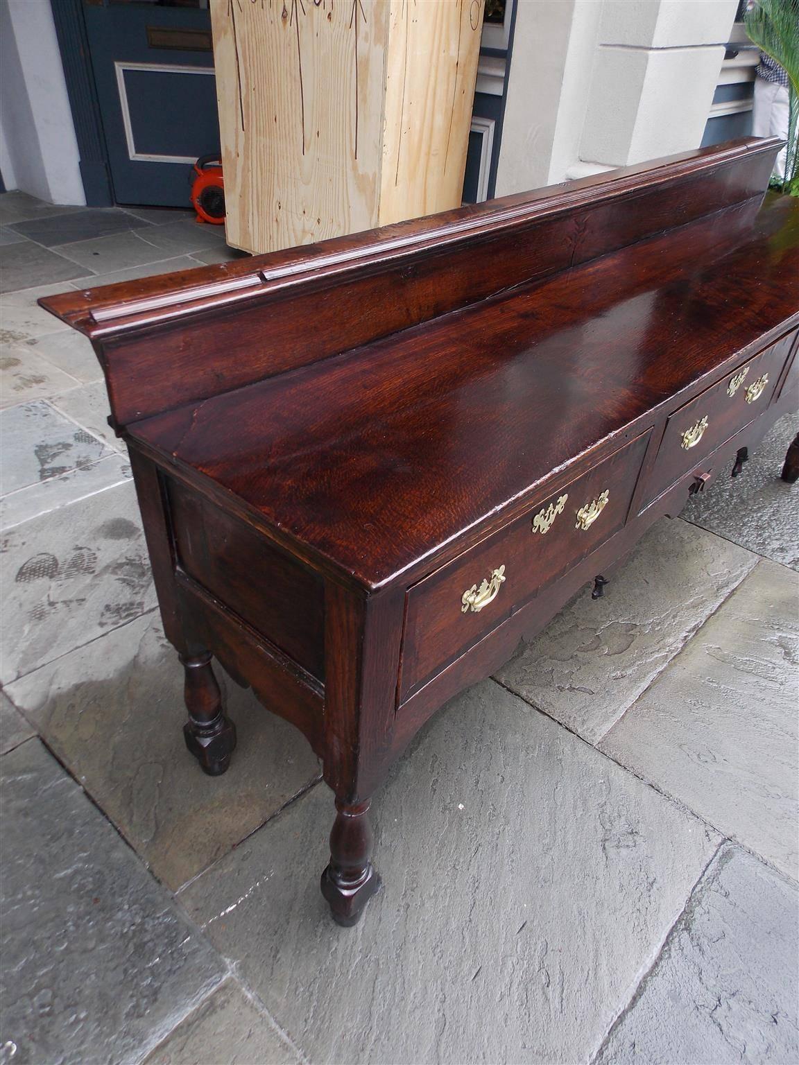 English Oak Three-Drawer Floral Inlaid Scalloped Console, Circa 1770 In Excellent Condition For Sale In Hollywood, SC