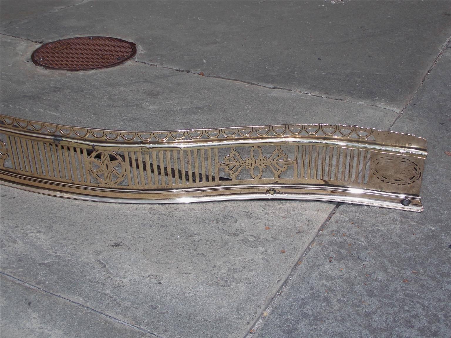 English Brass Serpentine Engraved Pierced Gallery Fire Fender, Circa 1780 In Excellent Condition In Hollywood, SC
