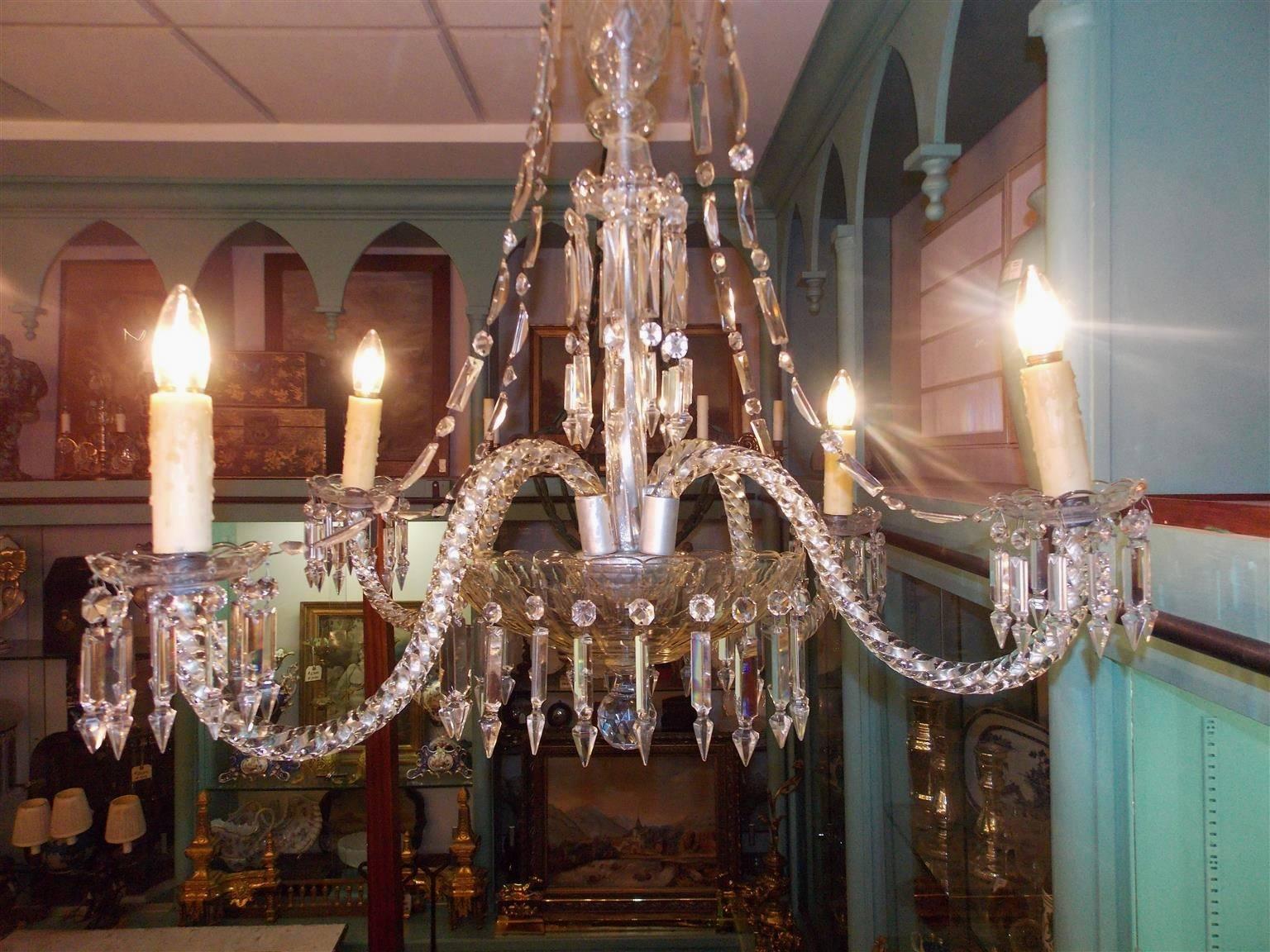Inglese Lampadario a quattro bracci con cascata di cristallo tagliato inglese, circa 1870 in vendita