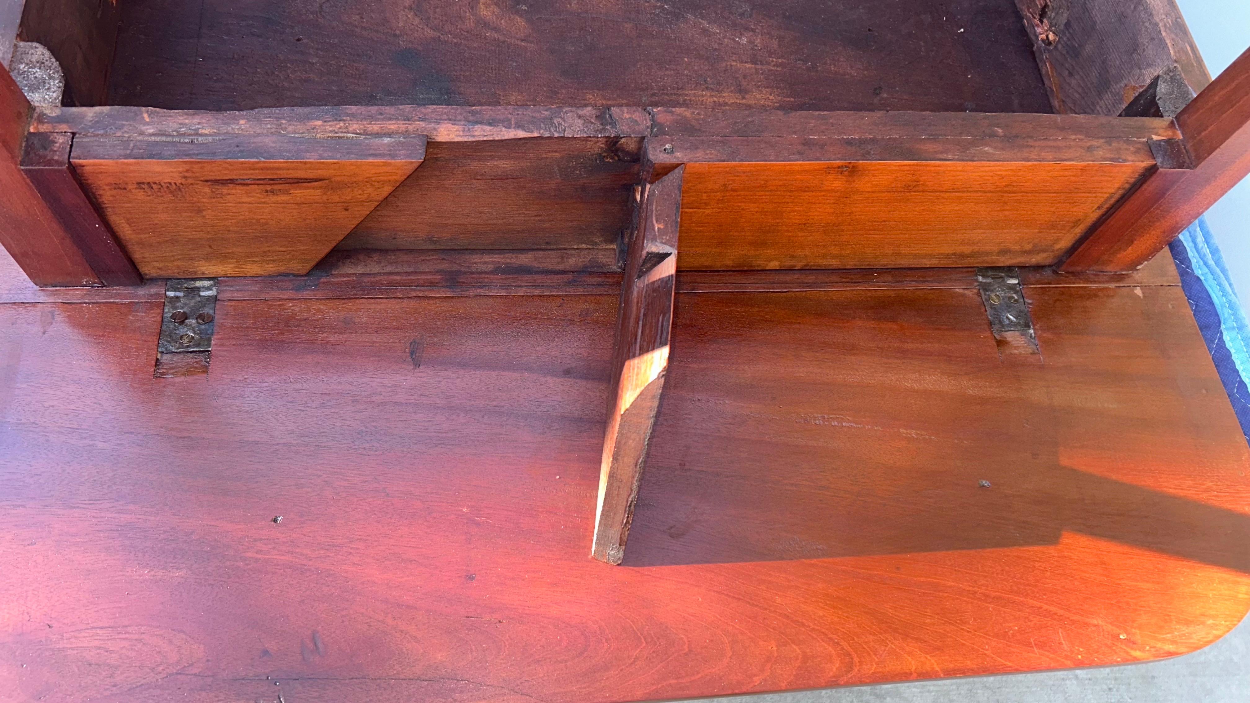 Table Pembroke américaine Hepplewhite en acajou à abattants, vers 1810 en vente 5