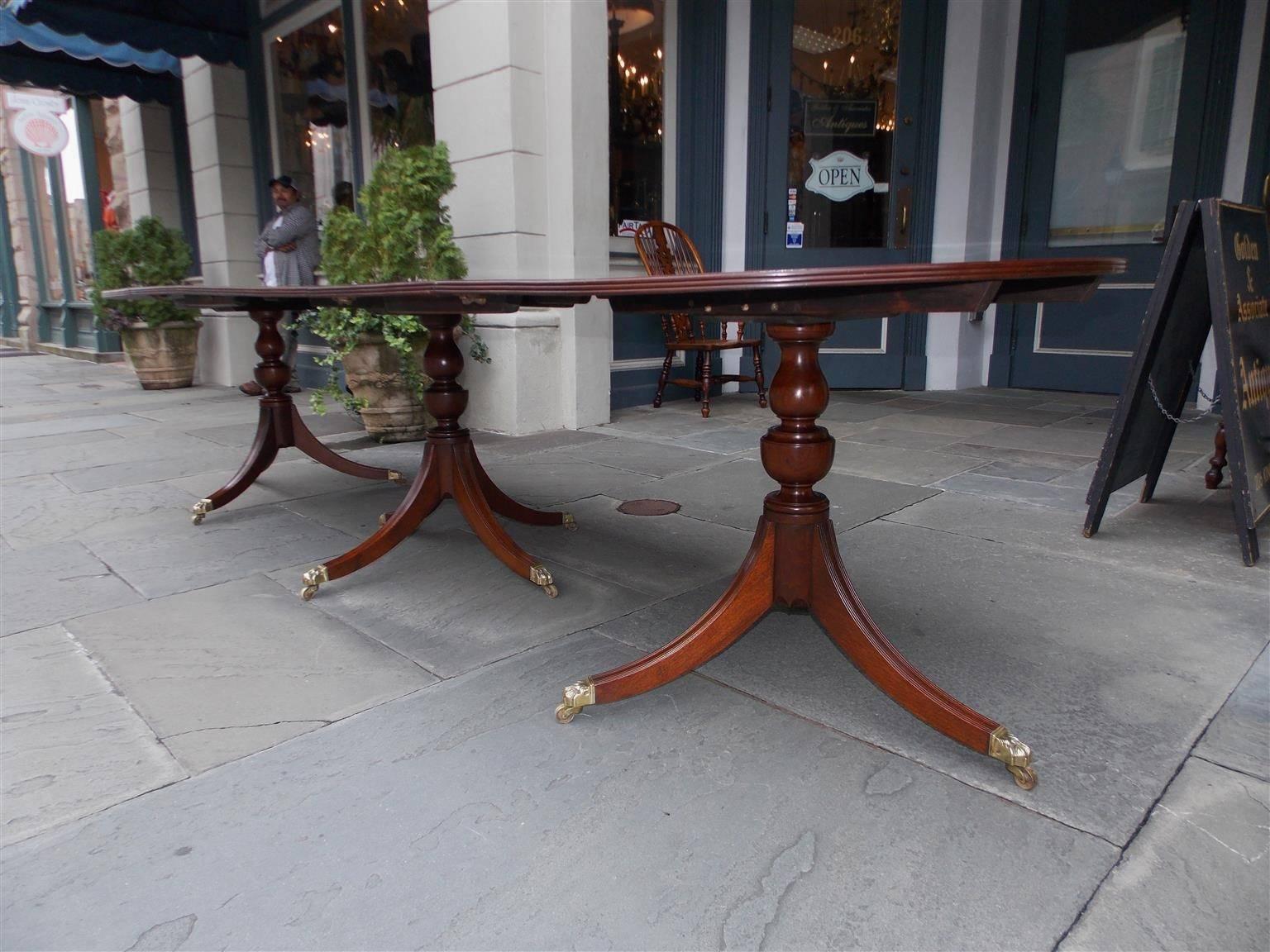 English Mahogany Inlaid Triple Pedestal Dining Room Table, Early 19th Century 2