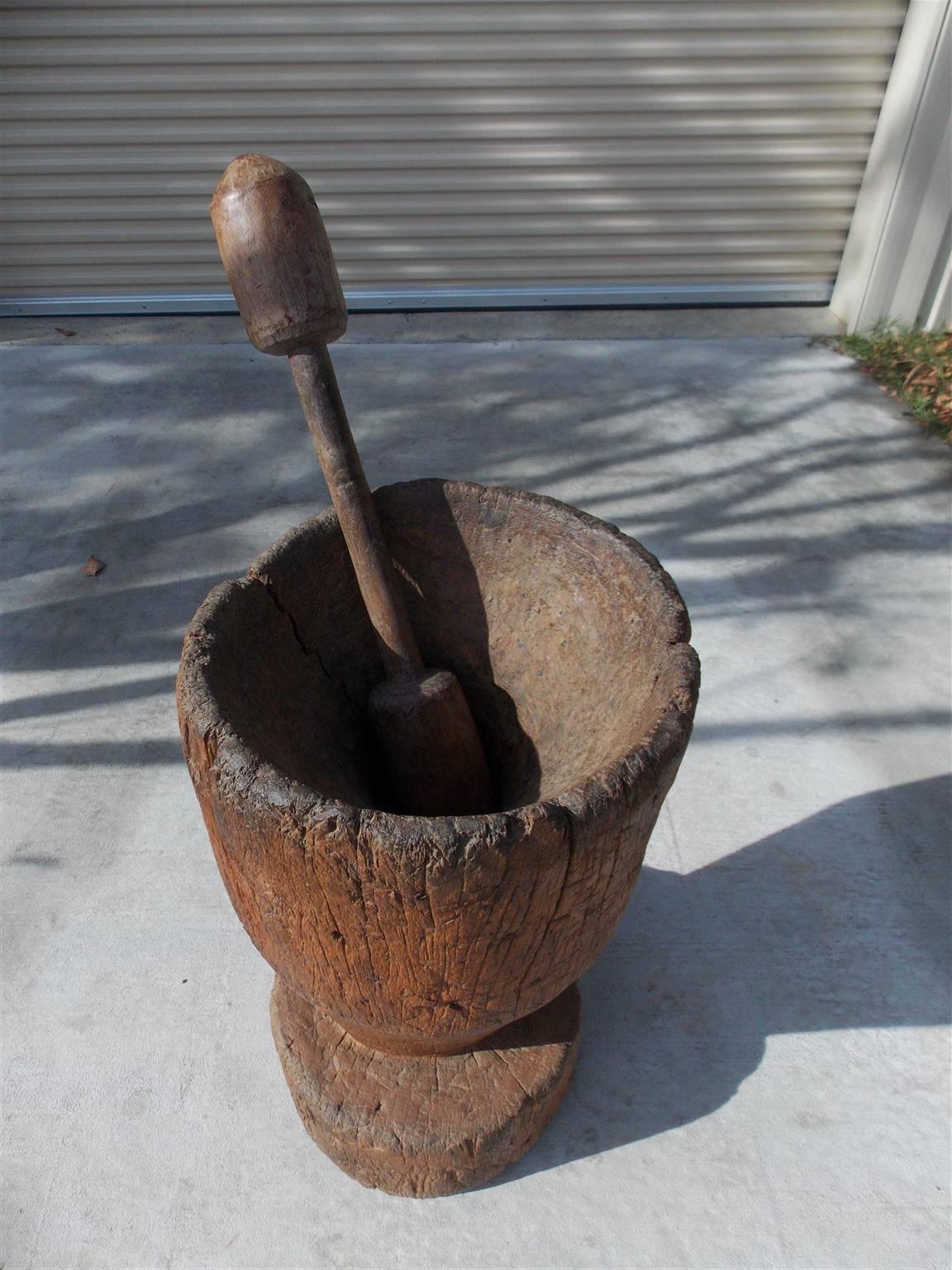 American Monumental Pine Hand-Carved Mortise and Pestle, Circa 1800 In Excellent Condition For Sale In Hollywood, SC