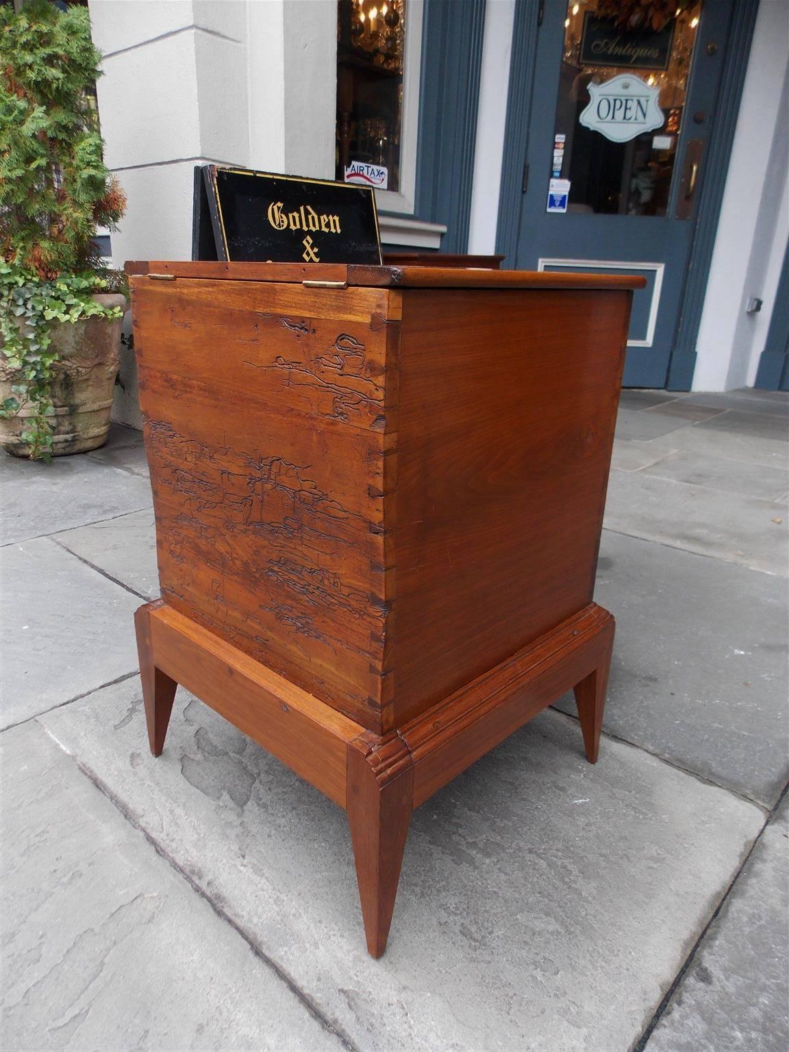 American Walnut Hinged Sugar Chest on Stand with Exposed Dovetails TN / KY  1810 In Excellent Condition For Sale In Hollywood, SC