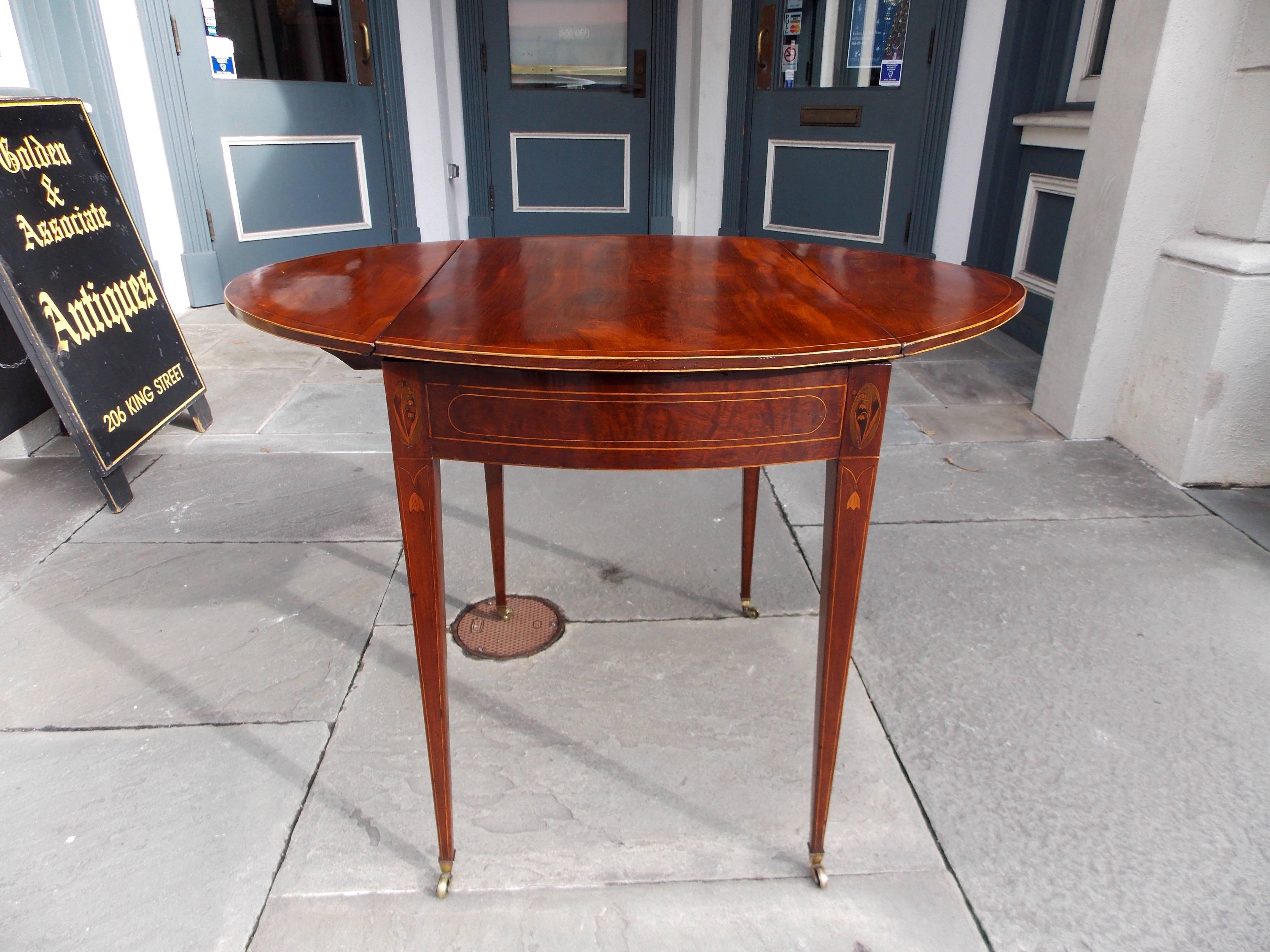 Charleston Neoclassical Mahogany Inlaid Pembroke Table, Circa 1790 3