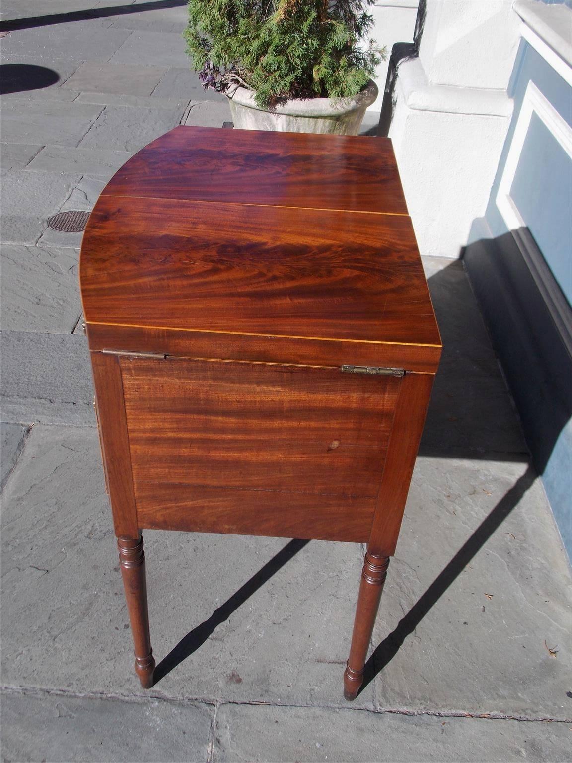 English Mahogany Bow Front Inlaid Ladies Dressing Table.  Circa 1790 For Sale 1