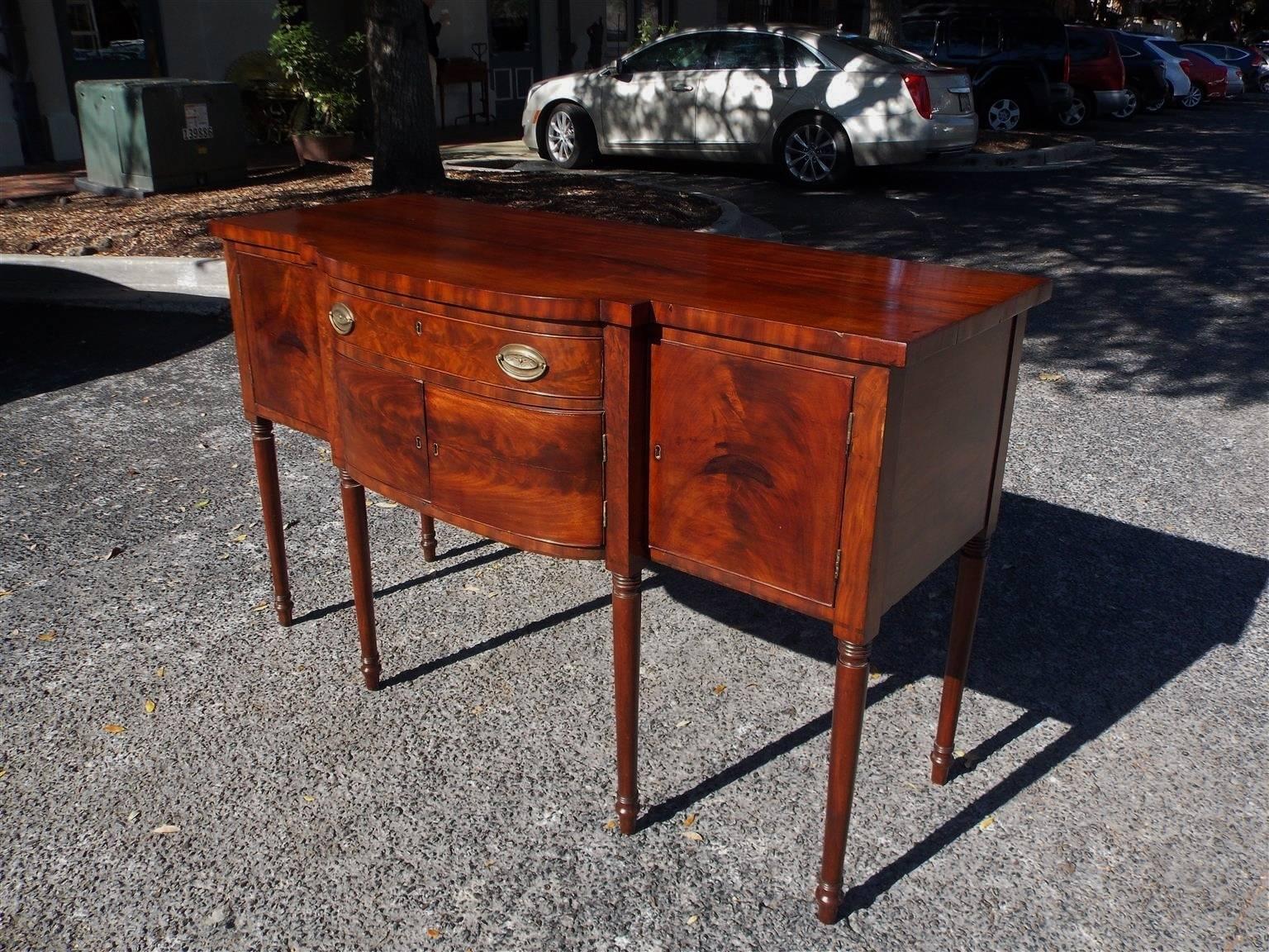 American Colonial American Mahogany Bow Front Sideboard . Circa 1815 For Sale