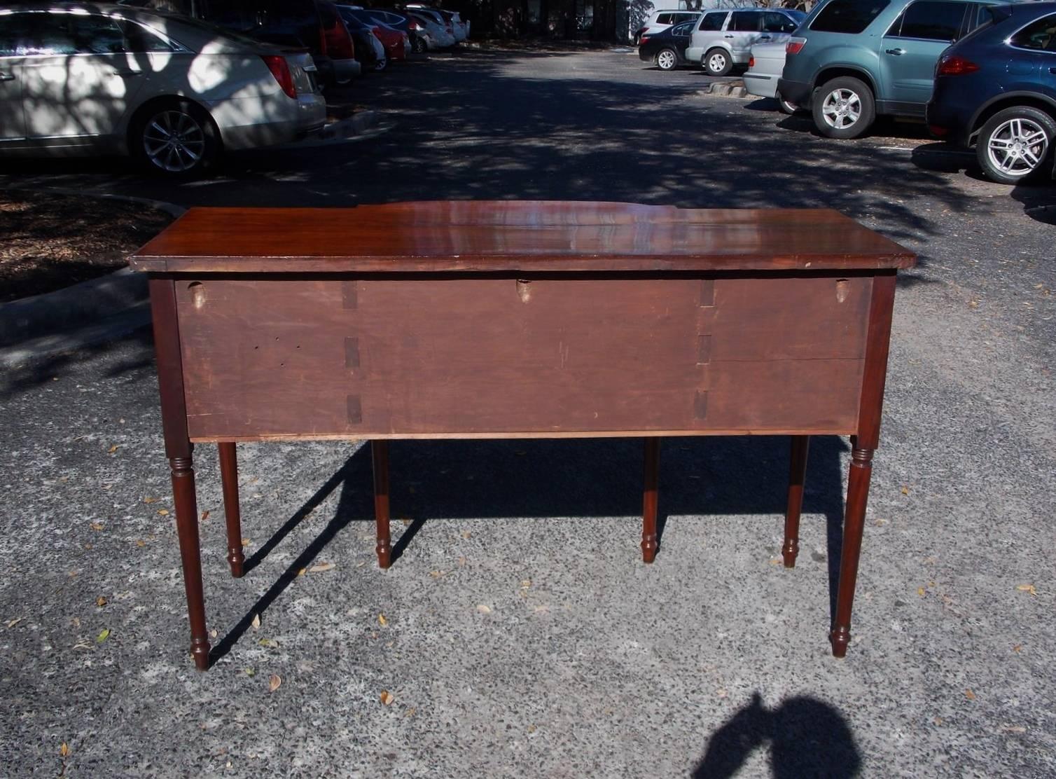 Early 19th Century American Mahogany Bow Front Sideboard . Circa 1815 For Sale