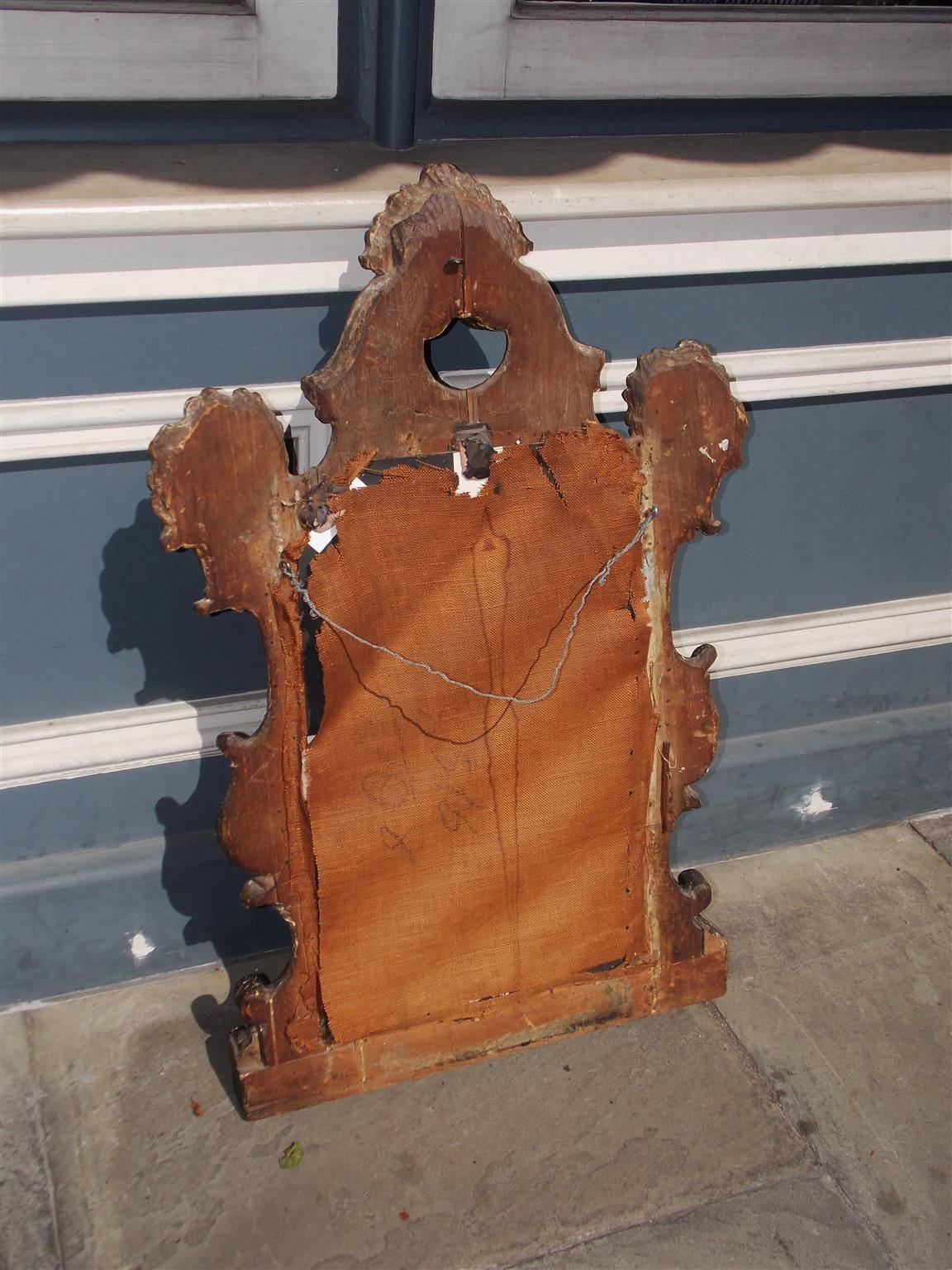 Miroir italien à cartouche d'acanthe en coquillage doré. Datant d'environ 1730 en vente 1