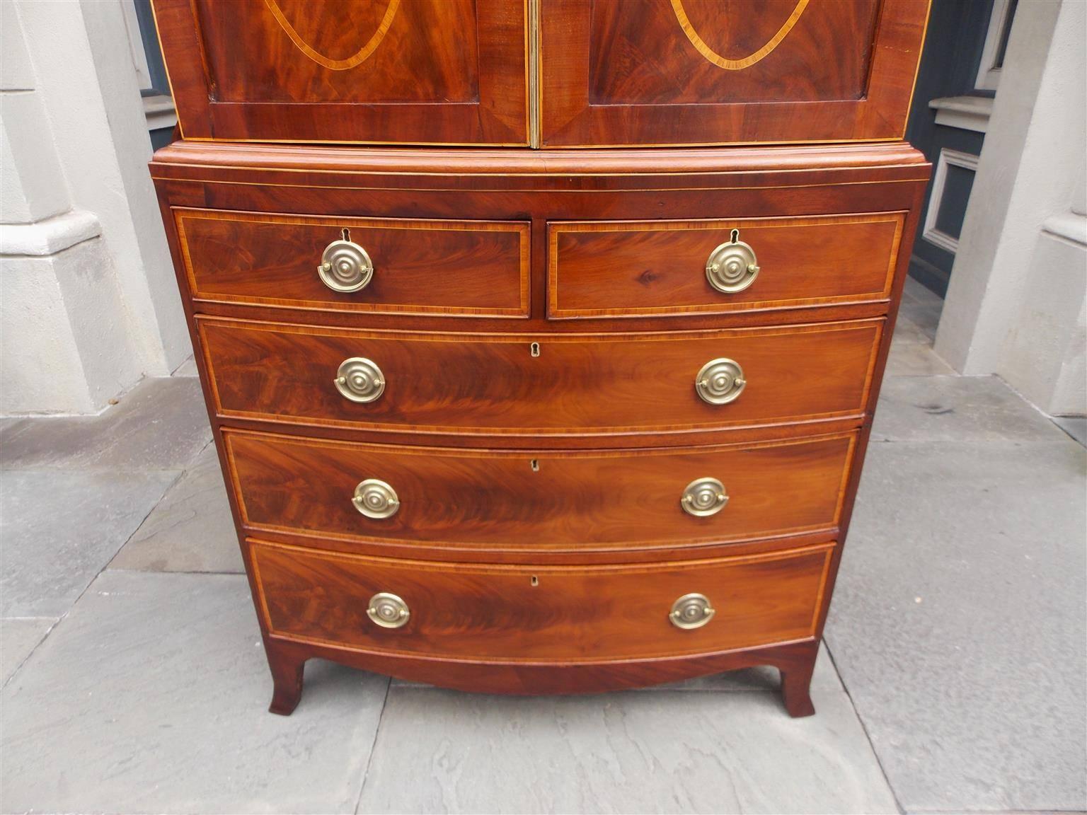 English Mahogany & Oval Satinwood Inlaid Bow Front Linen Press, Circa 1810 In Excellent Condition In Hollywood, SC