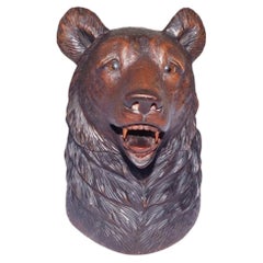 German Black Forrest Walnut Bear Head Hinged Humidor with Glass Eyes, 20th Cent.