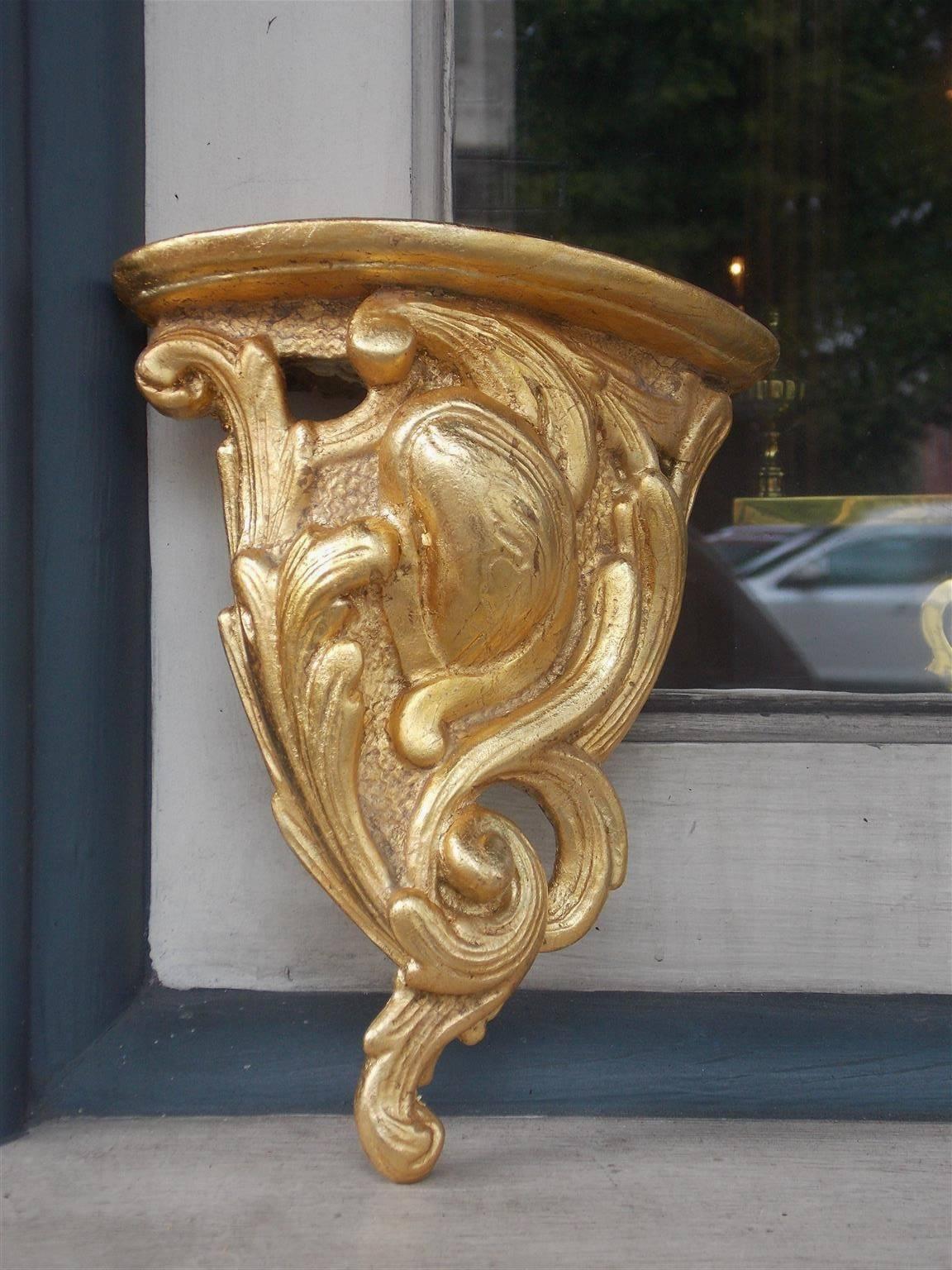 Hand-Carved Pair of Italian Gilt Carved Wood Demilune Acanthus Wall Brackets, Circa 1800 For Sale