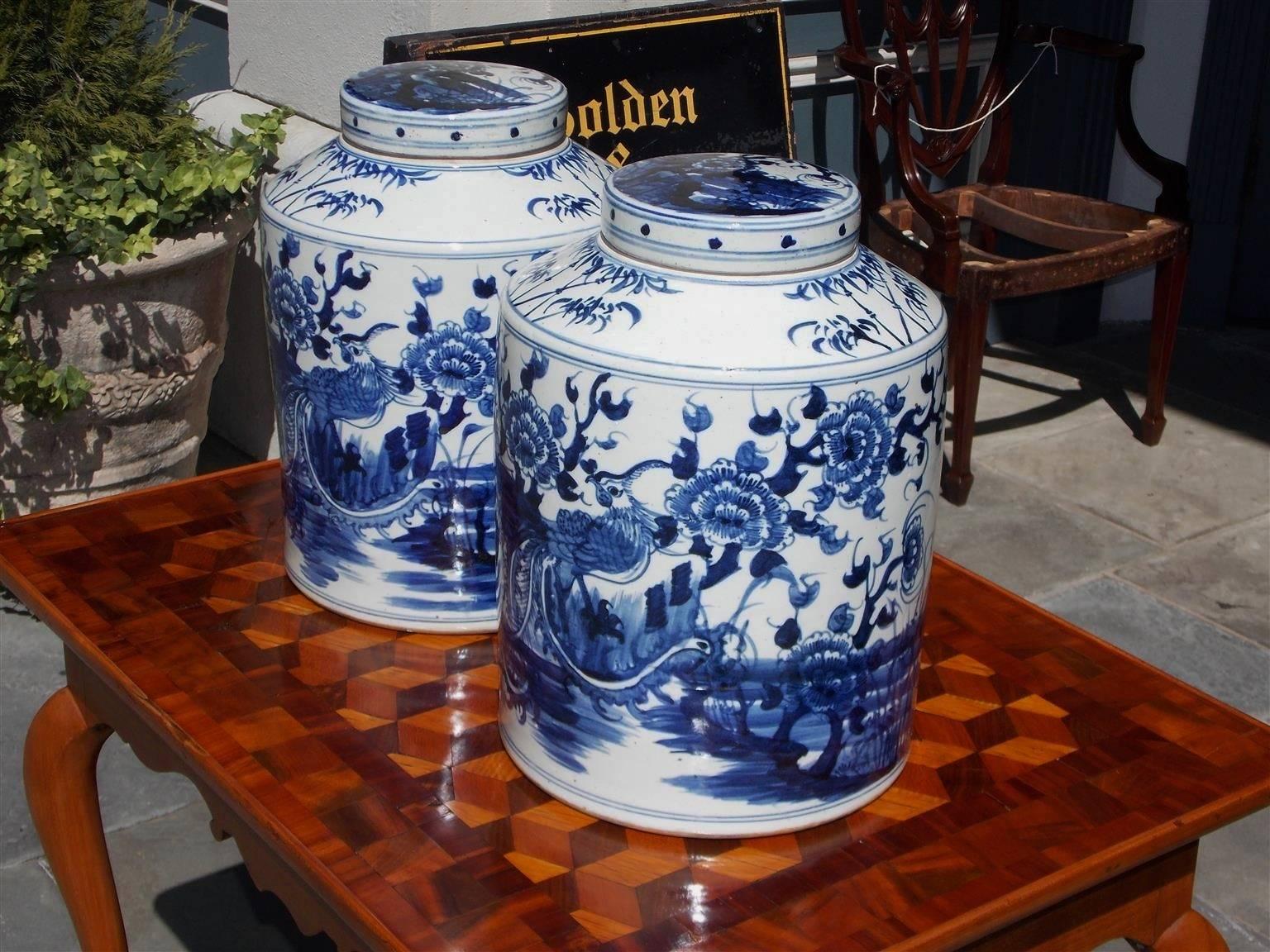 Pair of Chinese Porcelain Glazed Temple Jars with Lids, 20th Century In Excellent Condition In Hollywood, SC