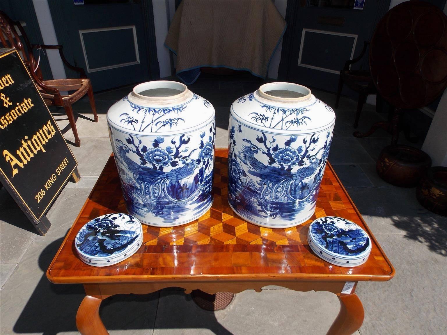 Pair of Chinese Porcelain Glazed Temple Jars with Lids, 20th Century 3