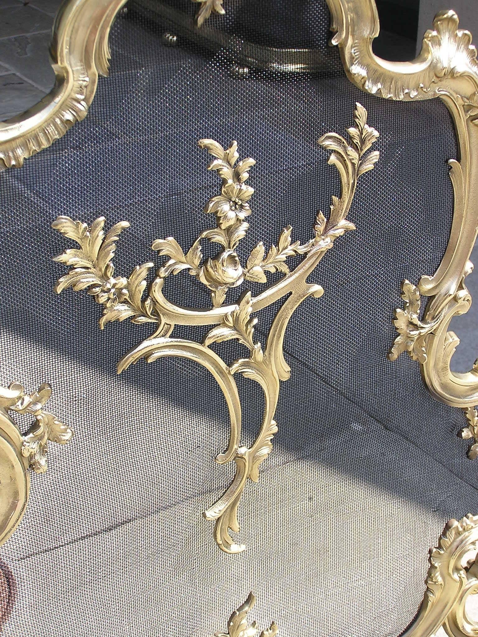 Mid-19th Century French Brass Decorative Scrolled Foliage Fire Place Screen, Circa 1830