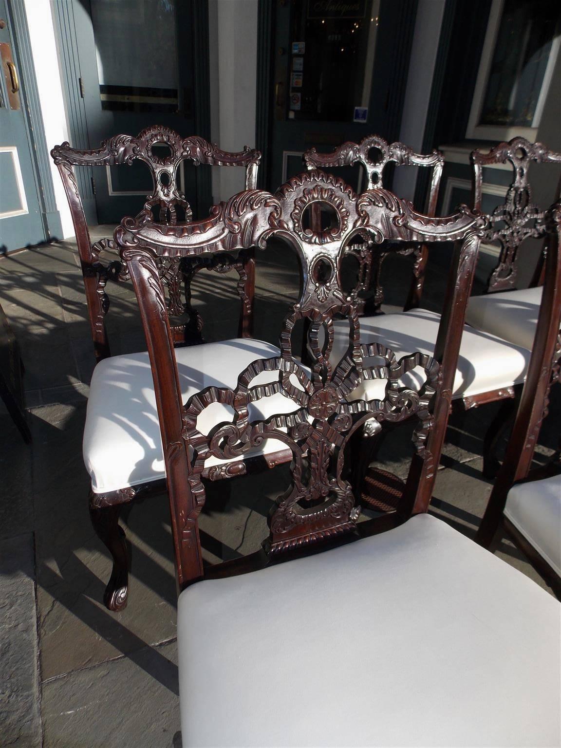 Ensemble de huit chaises de salle à manger anglaises Chippendale en acajou, datant d'environ 1760 en vente 2