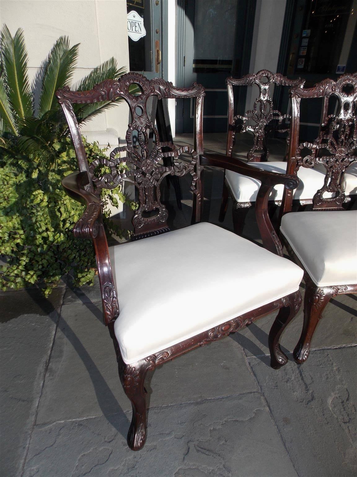 Ensemble de huit chaises de salle à manger anglaises Chippendale en acajou, datant d'environ 1760 Excellent état - En vente à Hollywood, SC