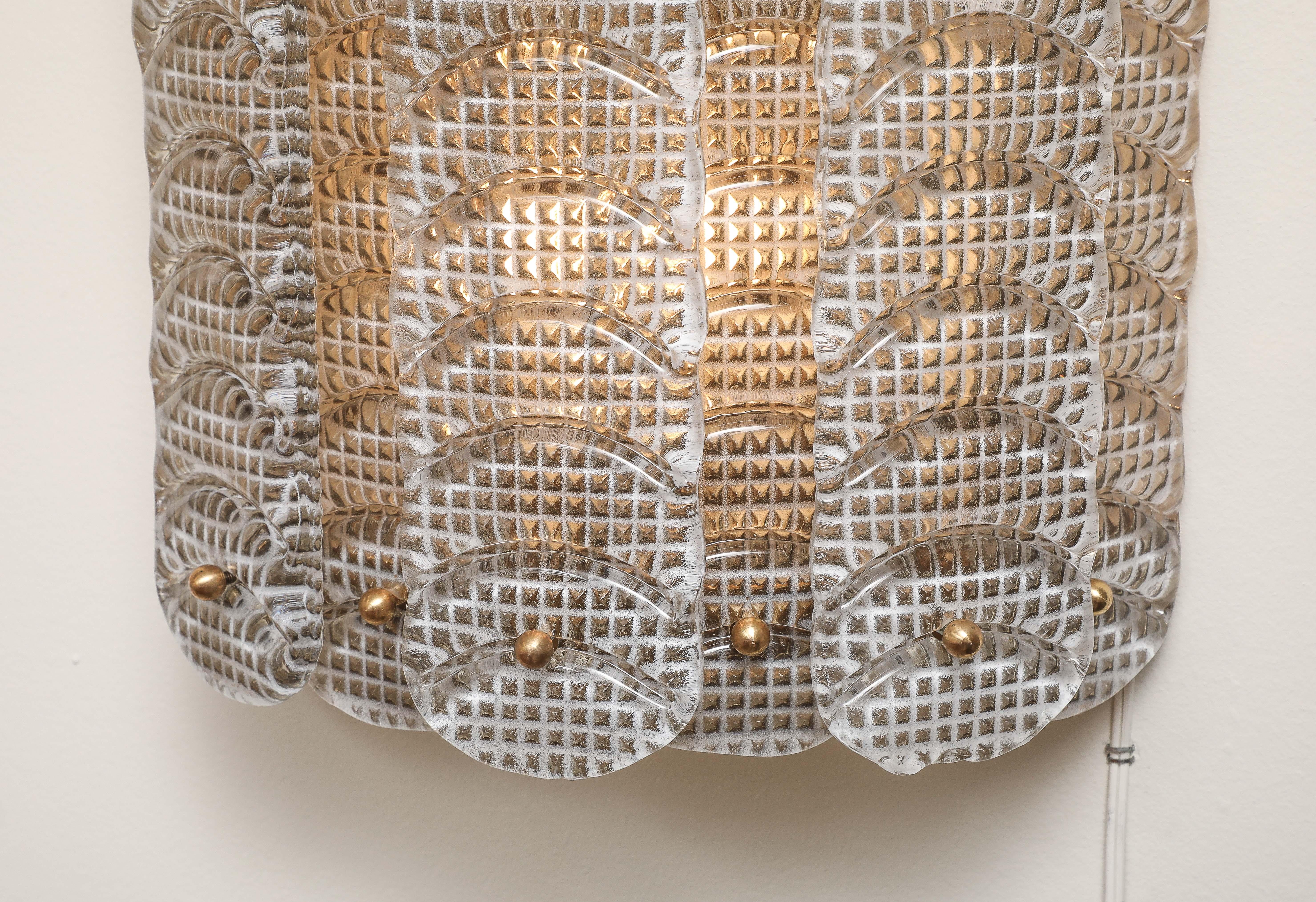 Paire d'appliques en verre texturé transparent de Murano, faites à la main, Italie, 2025 en vente 6